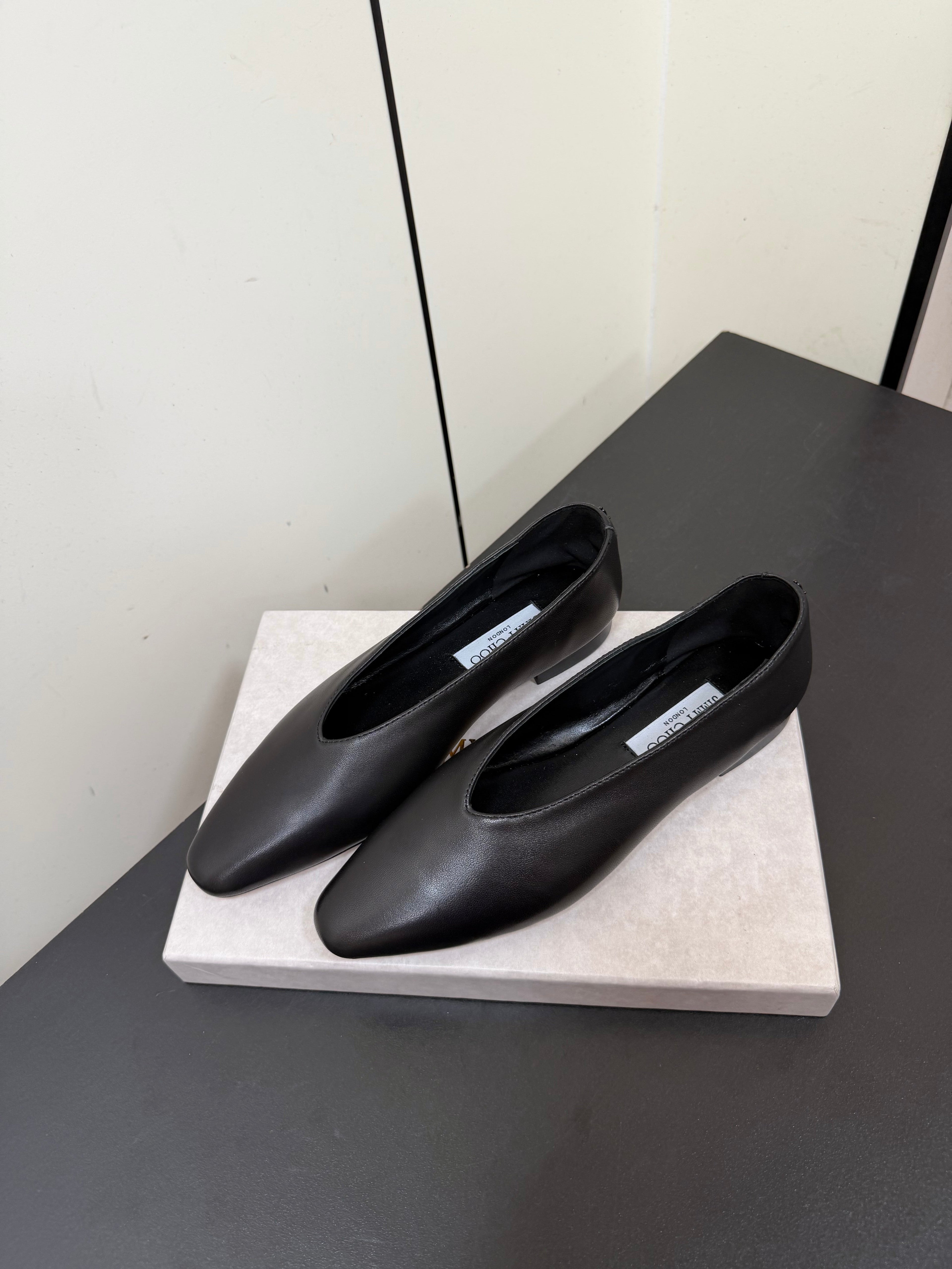 JIMMY CHOO 26S BALLET FLATS IN BLACK LAMBSKIN