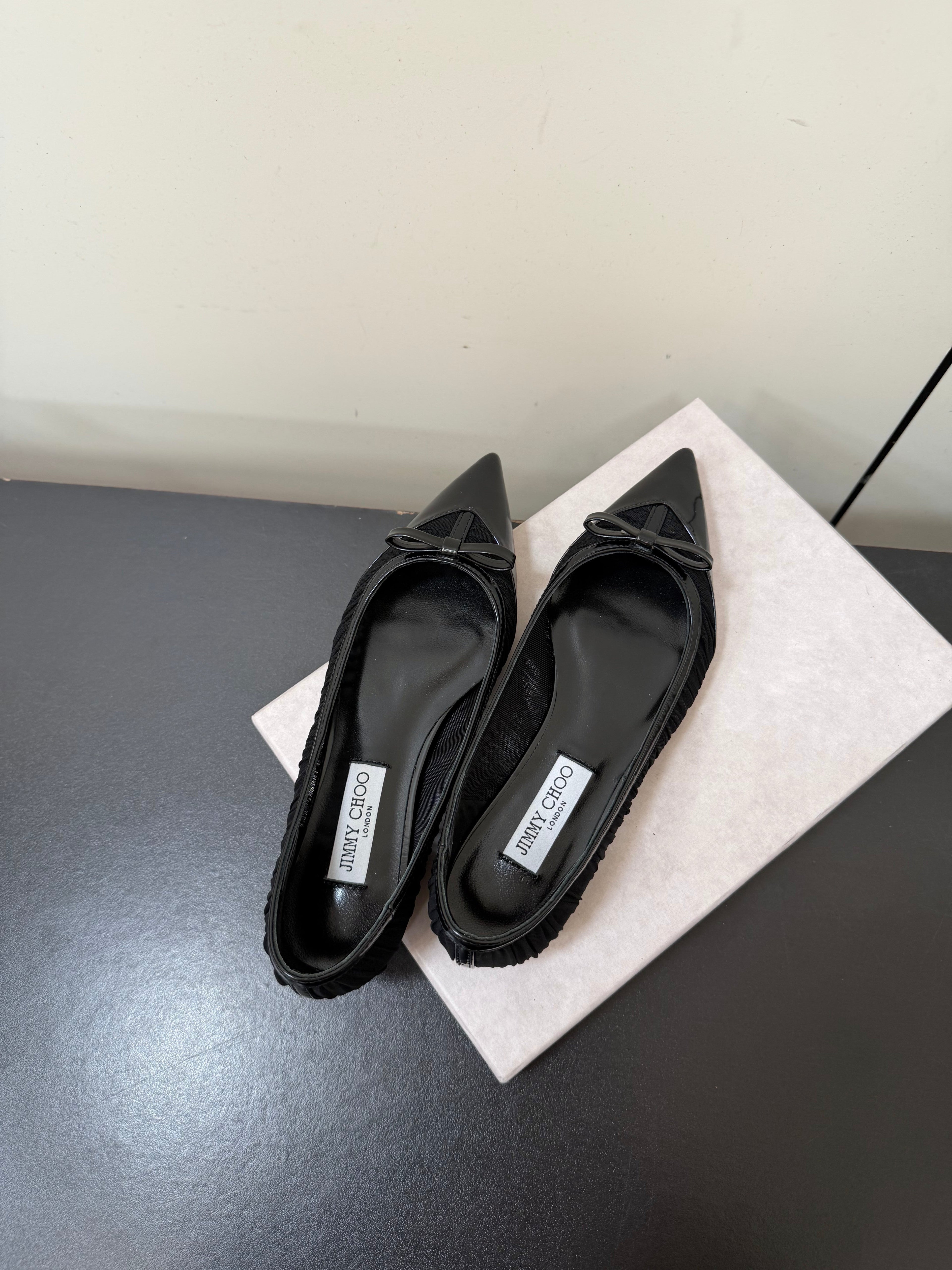 JIMMY CHOO 26S POINTED-TOE FLATS IN BLACK LAMBSKIN