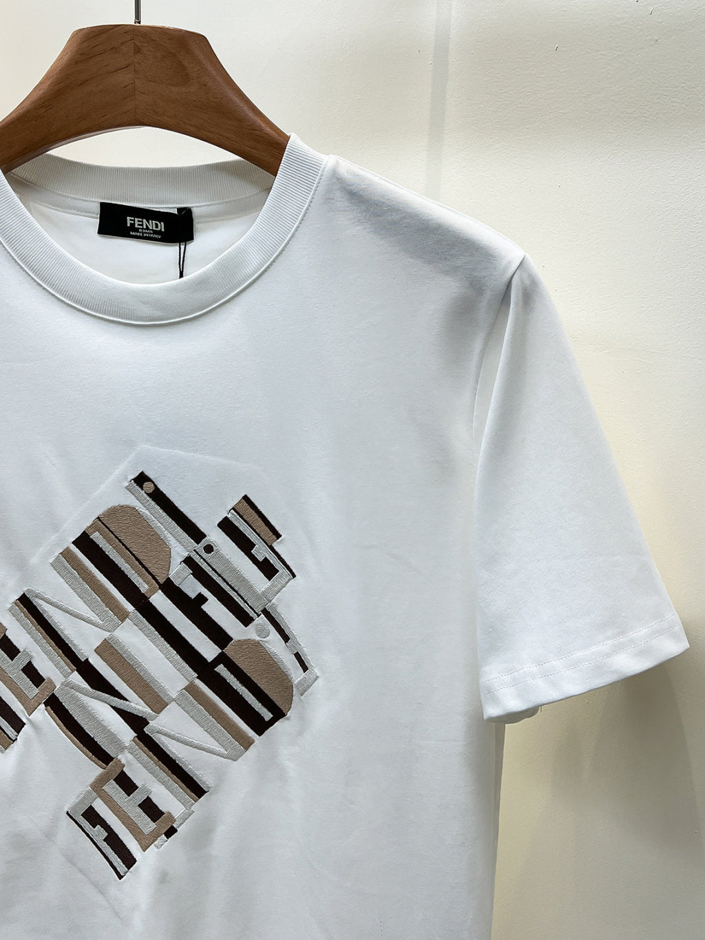 FENDI 26S SHORT SLEEVE T-SHIRT 049