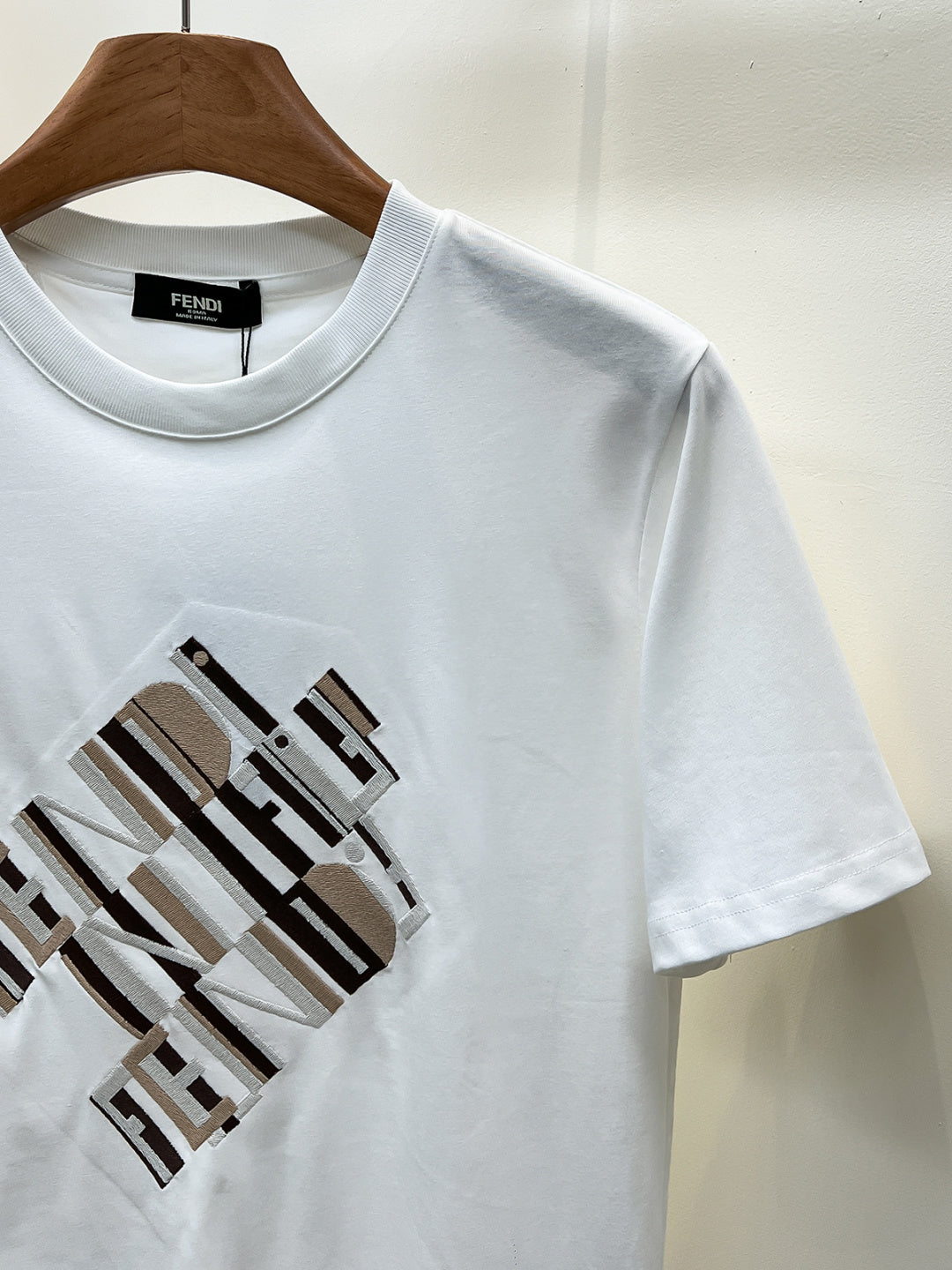 FENDI 26S SHORT SLEEVE T-SHIRT 049