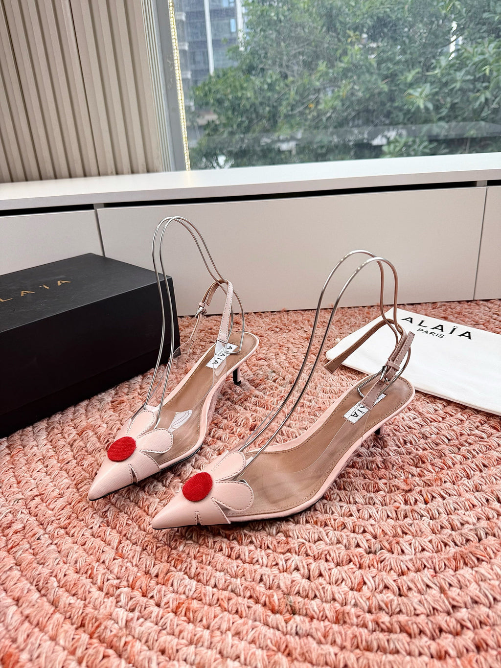 ALAIA 26S POINTED-TOE SLINGBACK HEELS IN NUDE PINK LAMBSKIN AND TRANSPARENT PVC