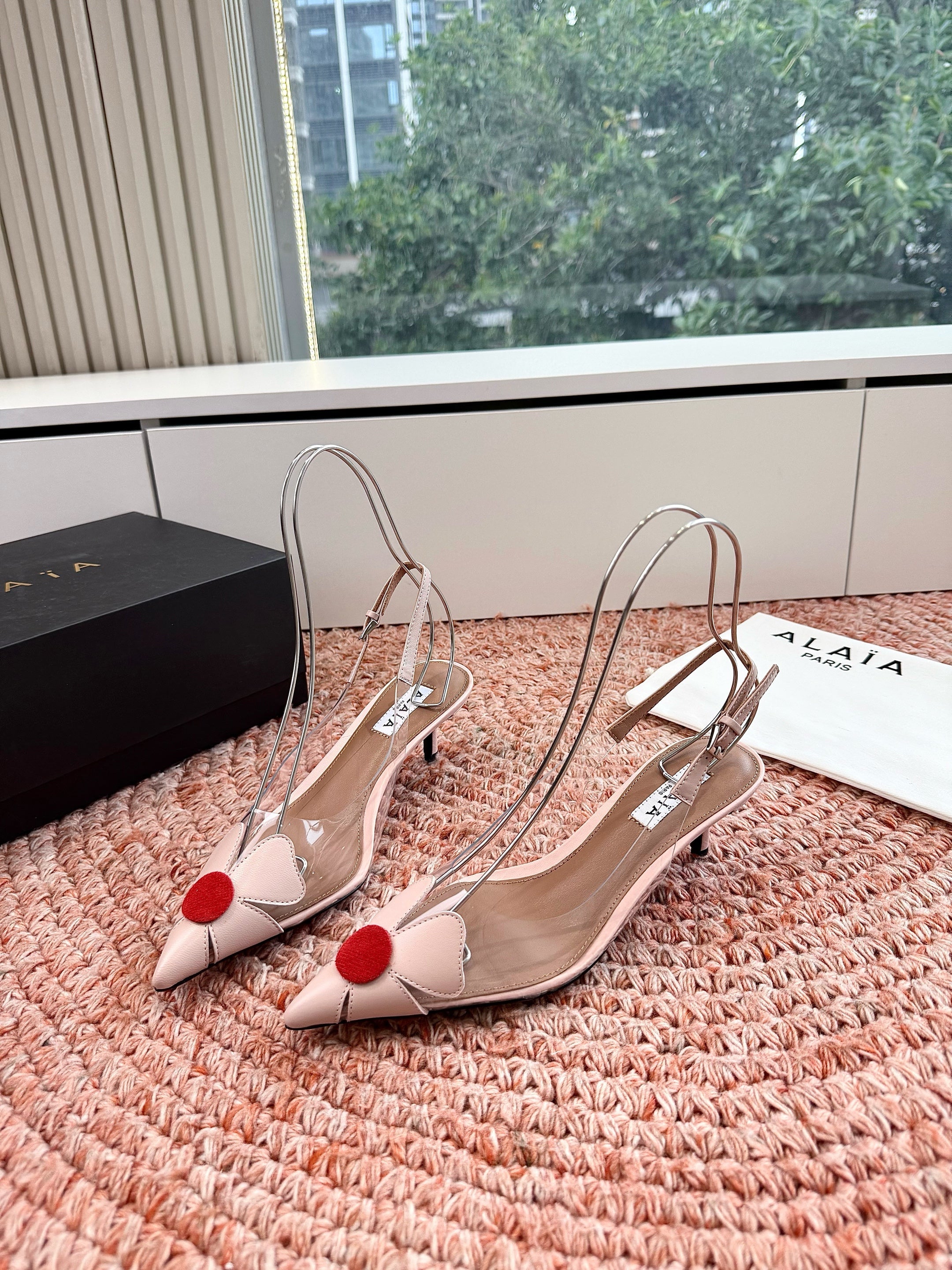ALAIA 26S SLINGBACK HEELS IN NUDE PINK LAMBSKIN AND TRANSPARENT PVC