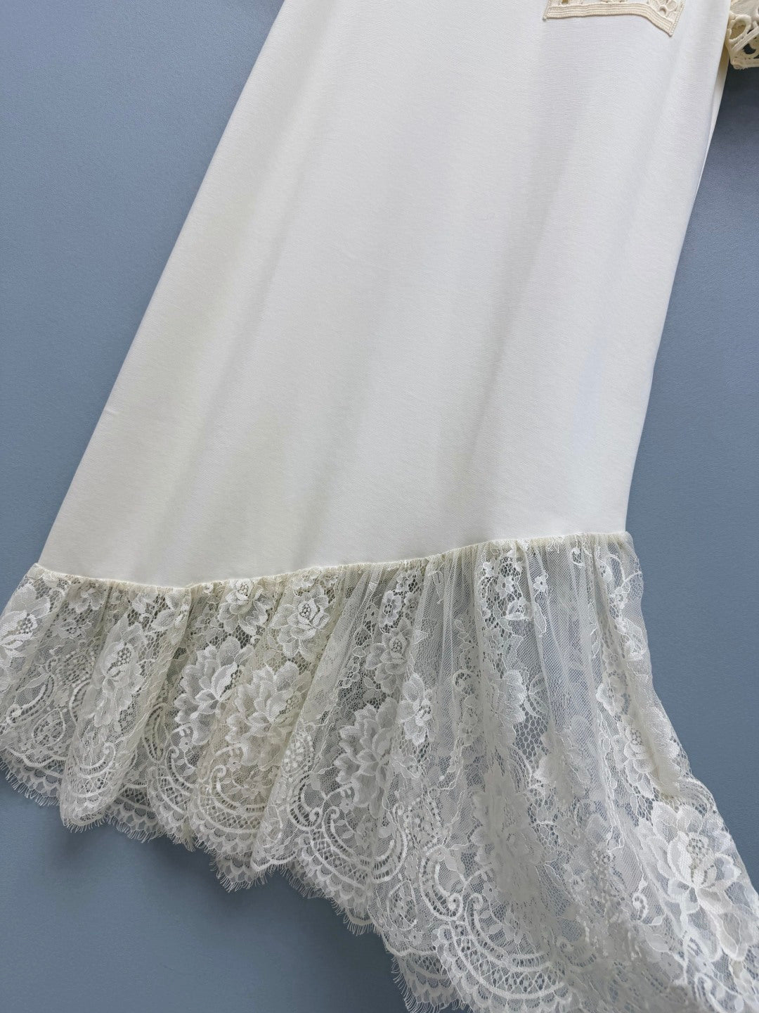 MONCLER 26S LACE-TRIM T-SHIRT DRESS 704
