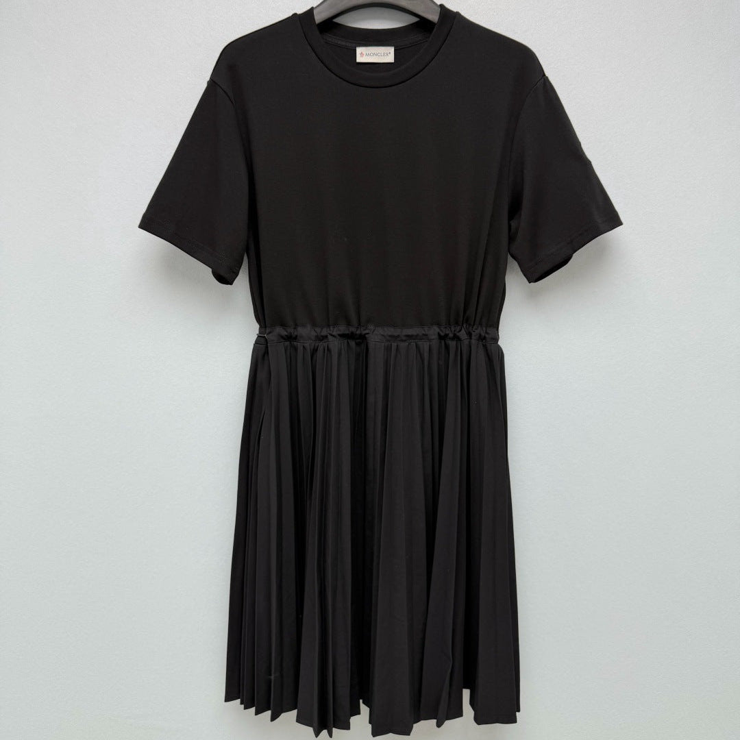 MONCLER 26S SHORT-SLEEVE PLEATED DRESS 681