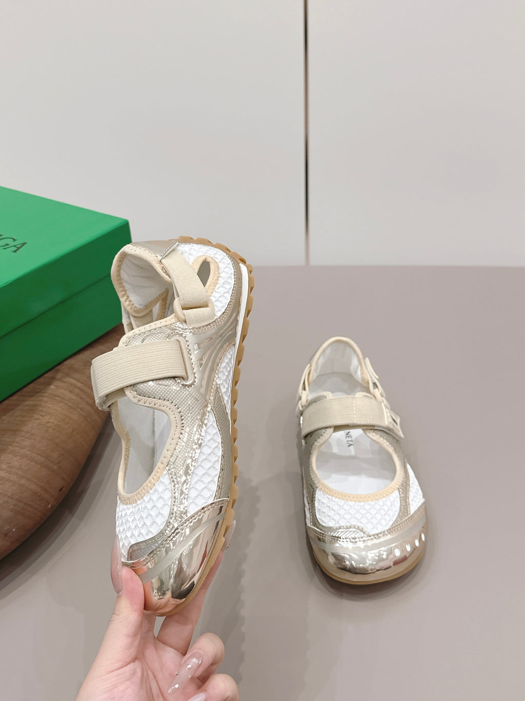 BOTTEGA VENETA 26S ORBIT FLASH MARY JANE IN BEIGE AND WHITE BREATHABLE MESH