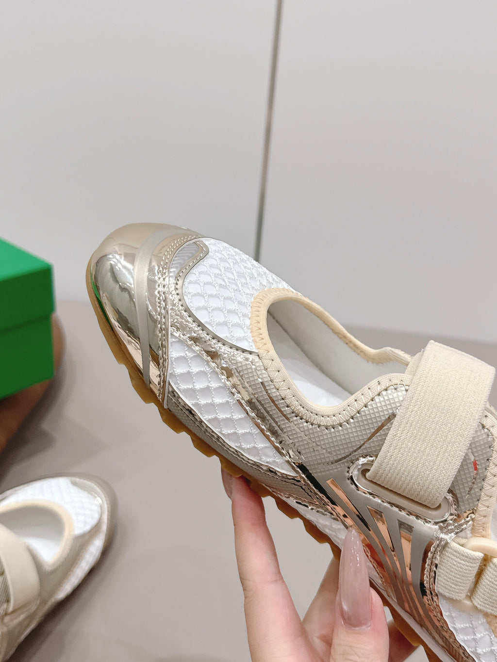 BOTTEGA VENETA 26S ORBIT FLASH MARY JANE IN BEIGE AND WHITE BREATHABLE MESH