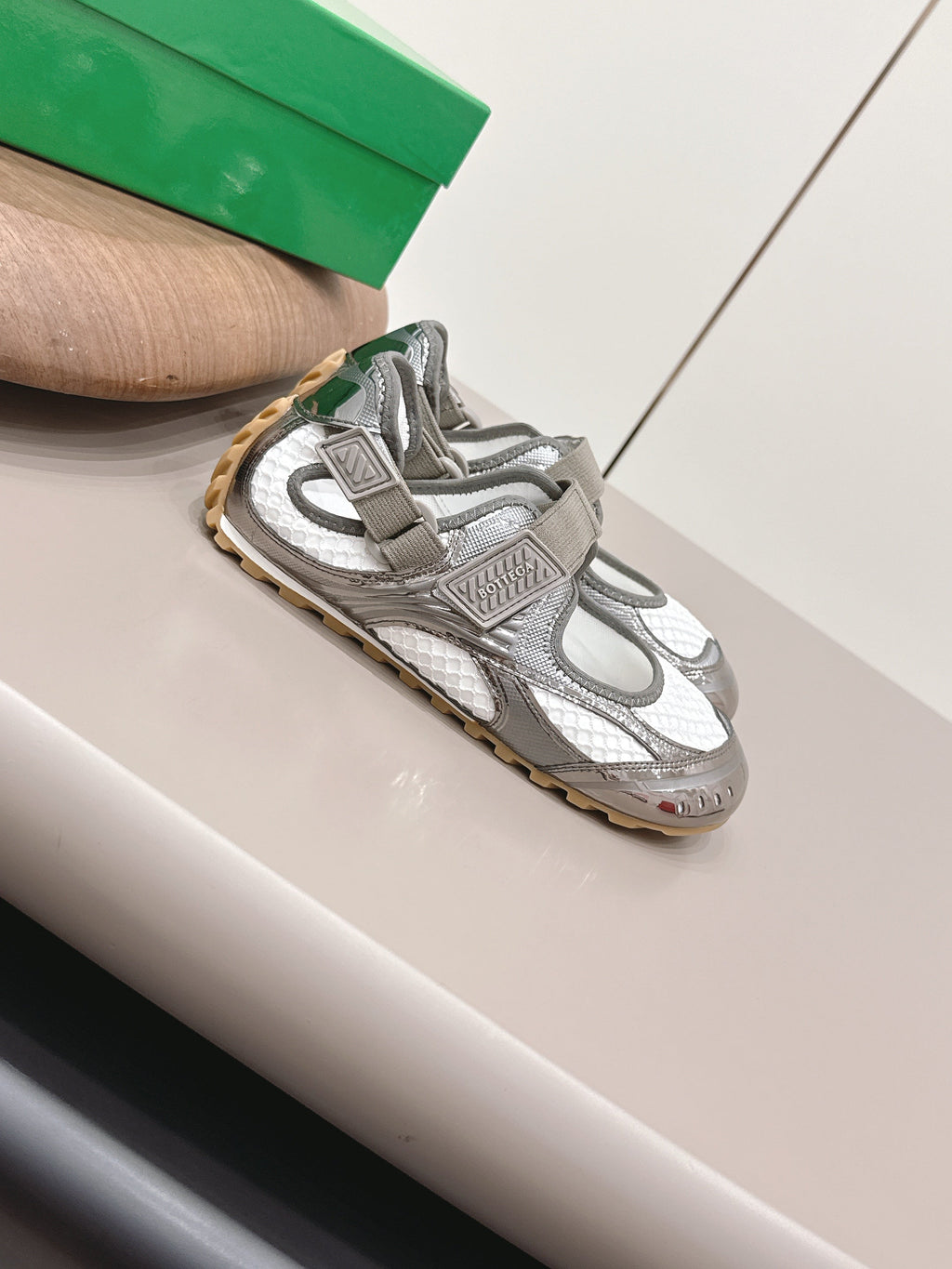 BOTTEGA VENETA 26S ORBIT FLASH MARY JANE IN GREY AND WHITE BREATHABLE MESH