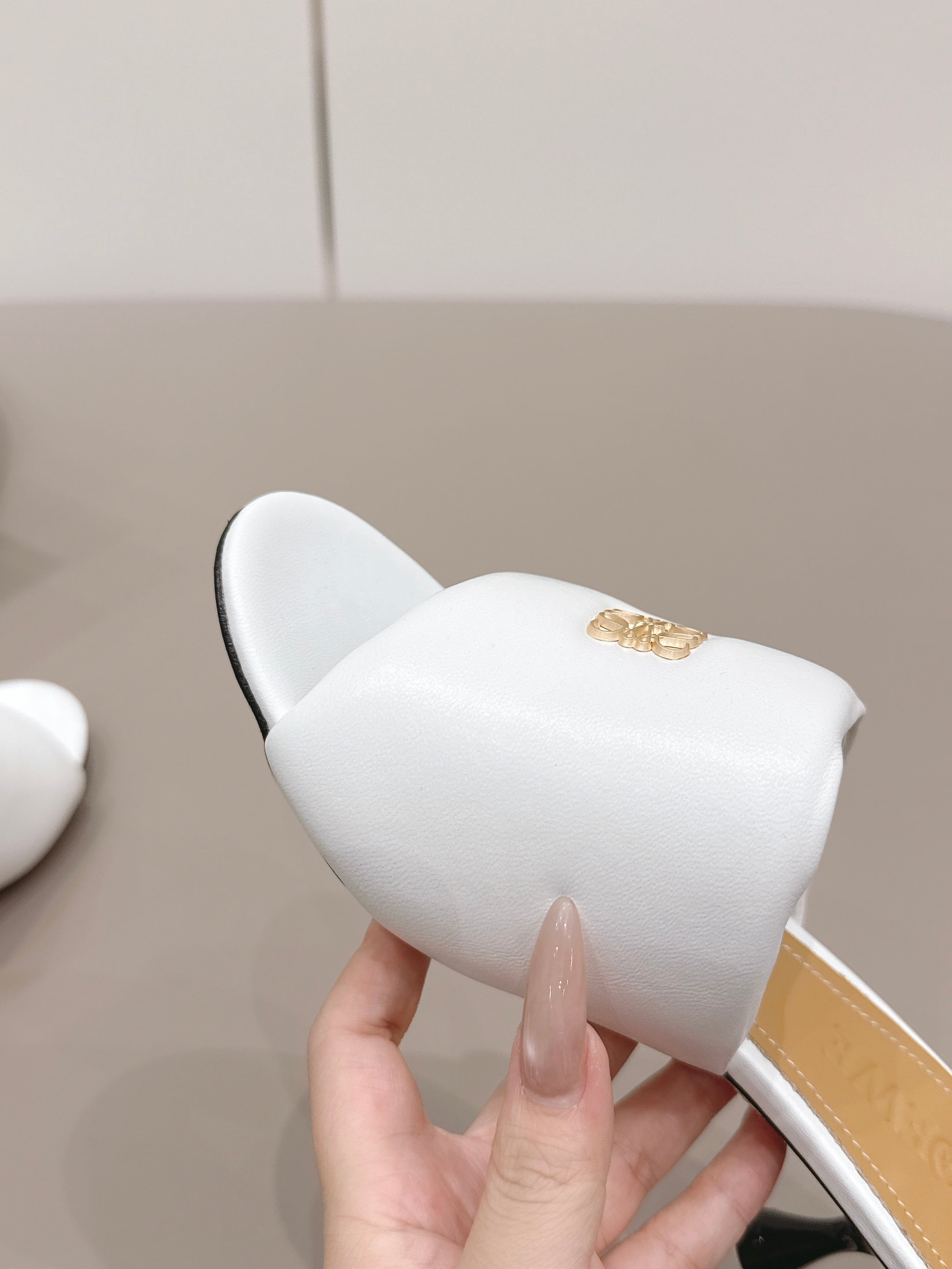 LOEWE 26S MULE HEELS 45MM IN WHITE LAMBSKIN GOLD HARDWARE