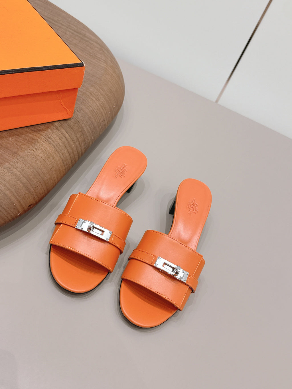 HM 26S KELLY HEEL SANDAL 50MM IN ORANGE CALFSKIN SILVER HARDWARE
