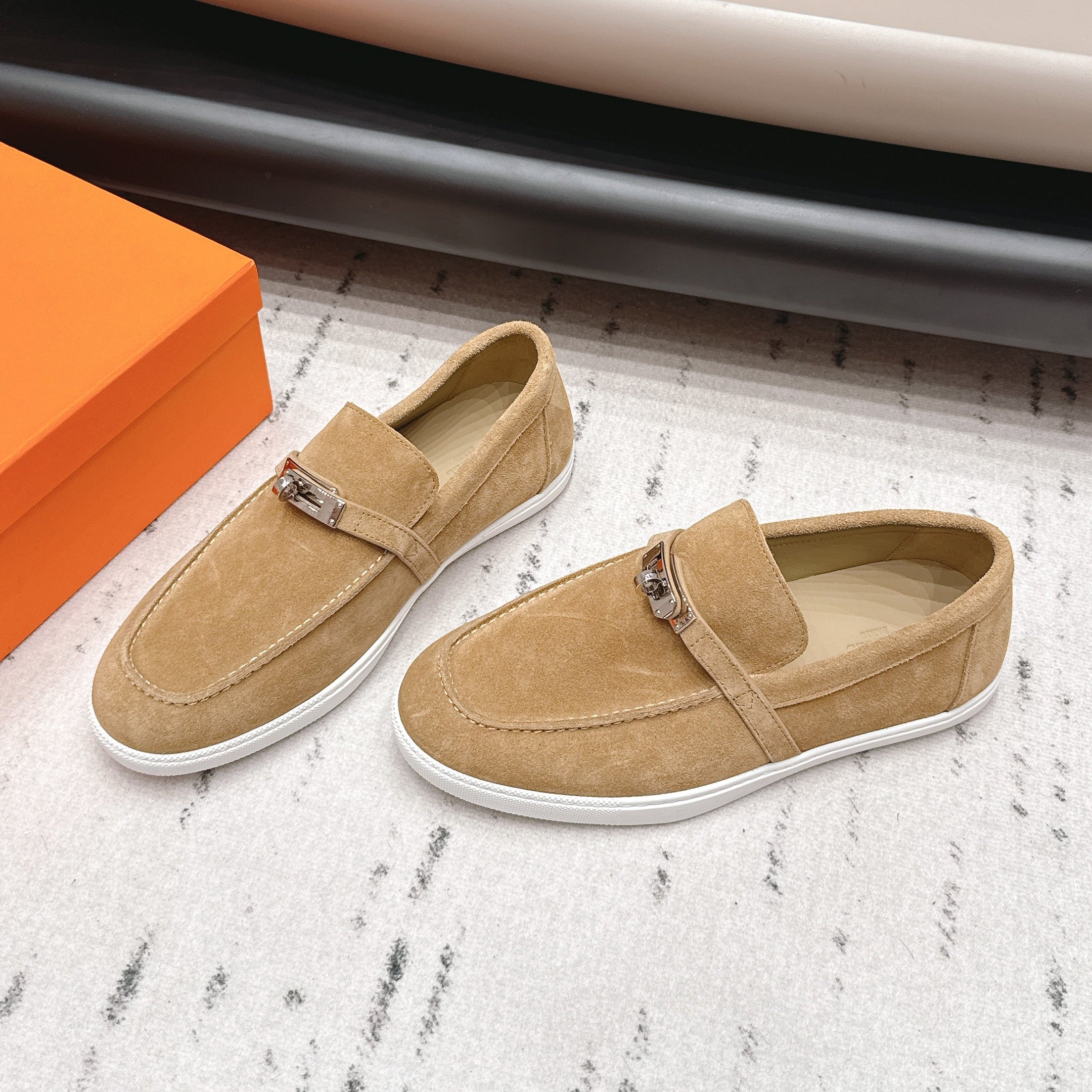 HM 26S KELLY PARIS LOAFERS IN LIGHT BROWN SUEDE SILVER HARDWARE