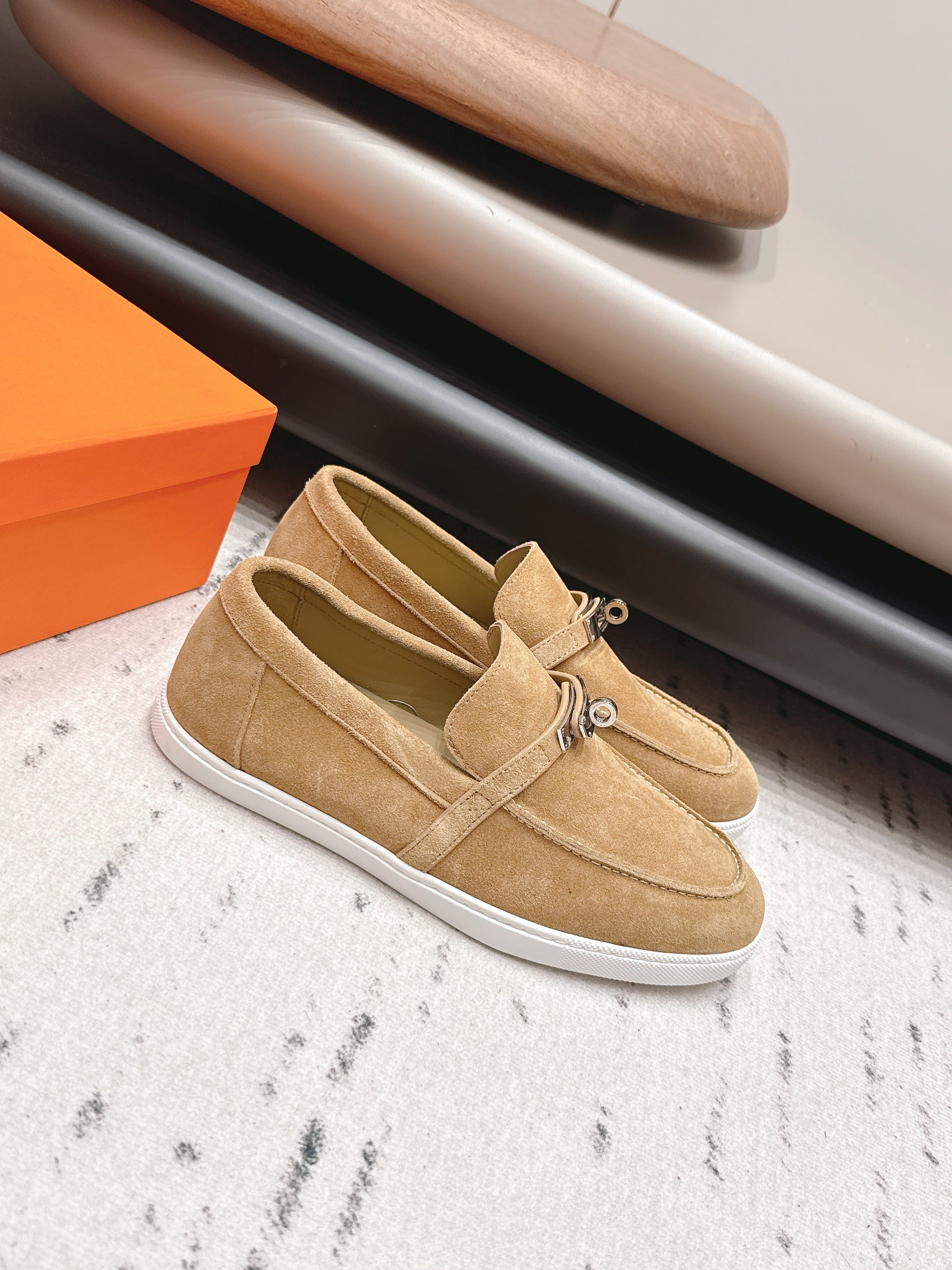 HM 26S KELLY PARIS LOAFERS IN LIGHT BROWN SUEDE SILVER HARDWARE