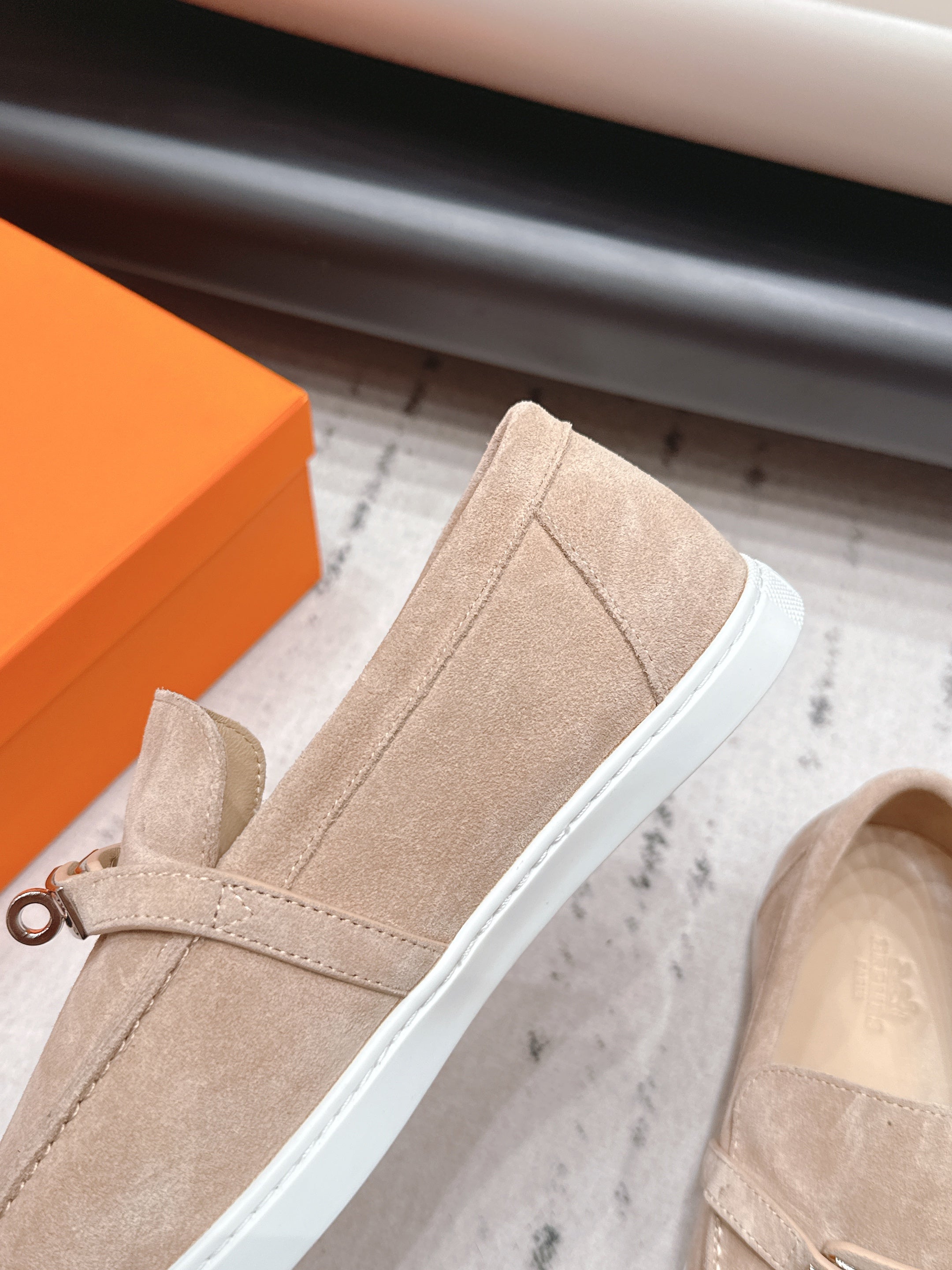 HM 26S KELLY PARIS LOAFERS IN SAND BROWN SUEDE SILVER HARDWARE