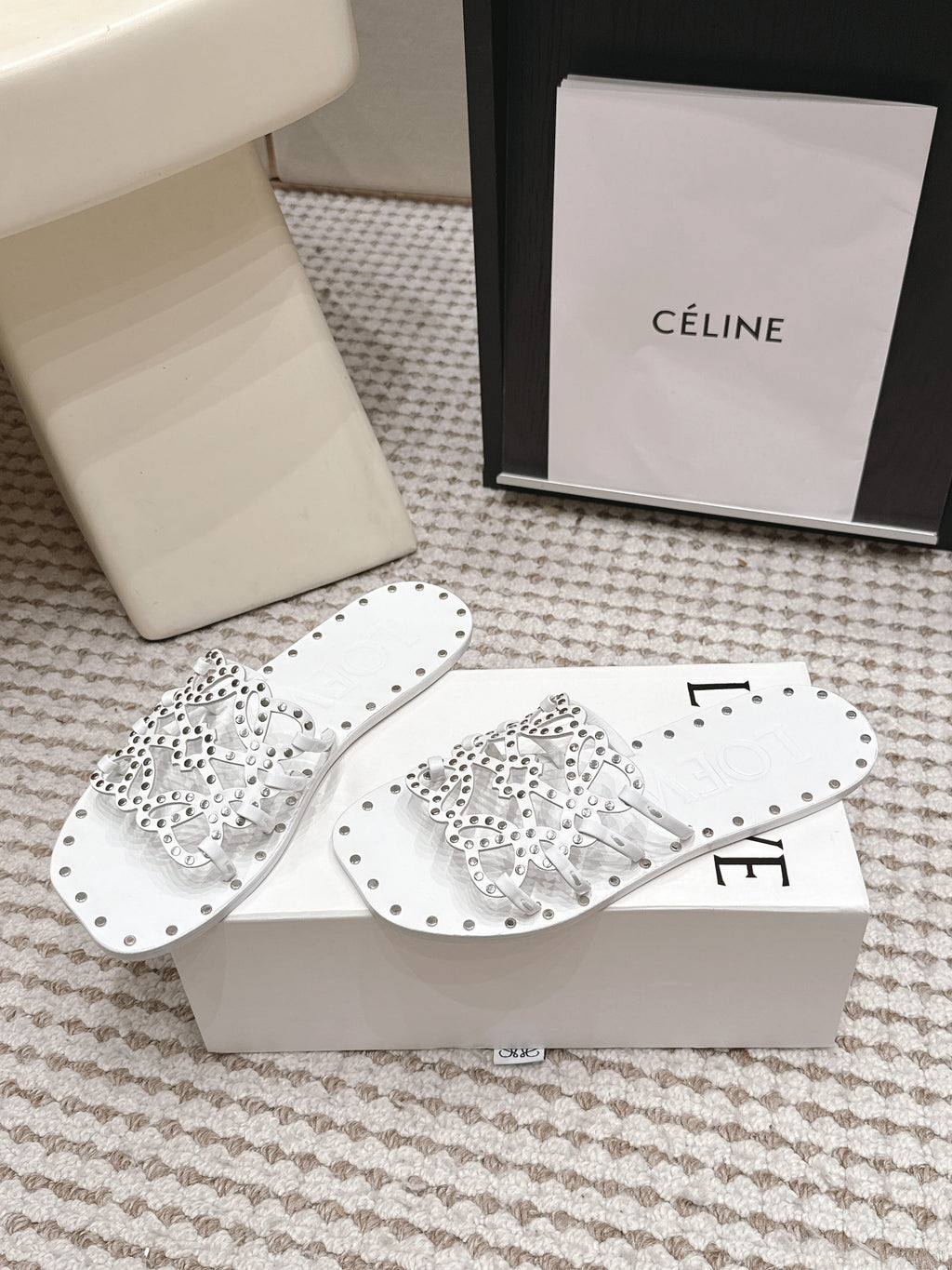 LOEWE 26S PETAL ANAGRAM SLIDE IN WHITE CALFSKIN WITH STUDS