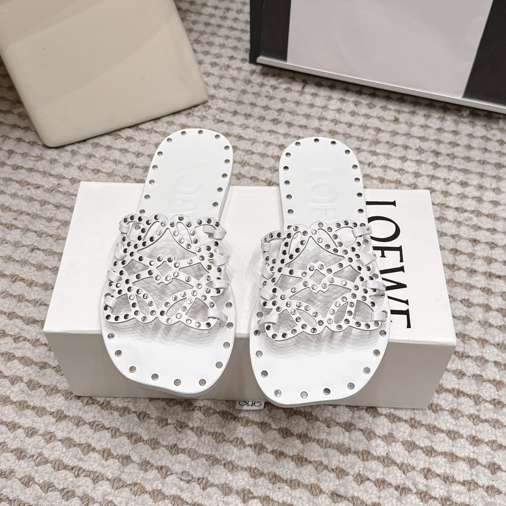 LOEWE 26S PETAL ANAGRAM SLIDE IN WHITE CALFSKIN WITH STUDS