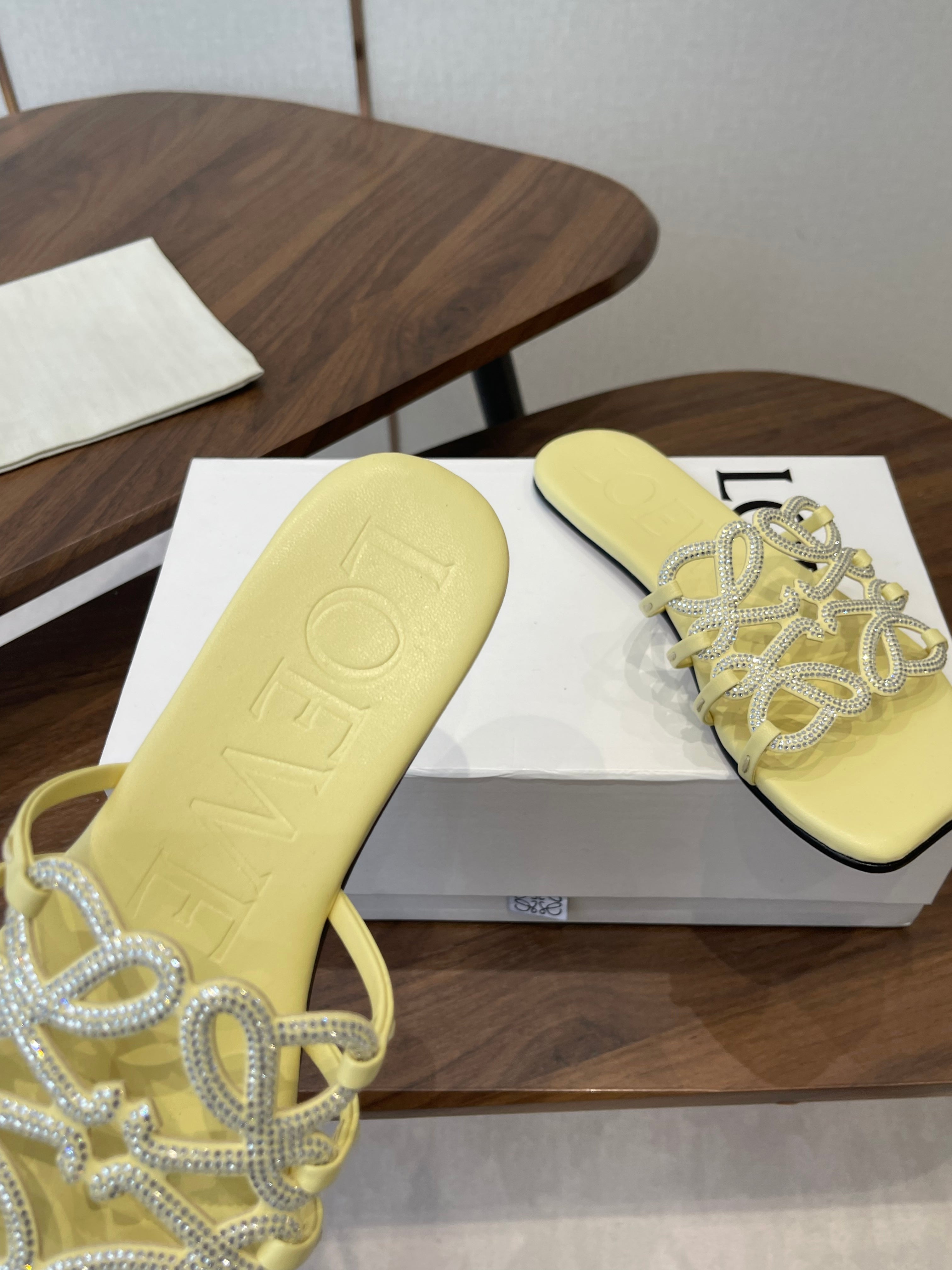 LOEWE 26S FLAT SANDALS IN YELLOW CALFSKIN WITH CRYSTALS