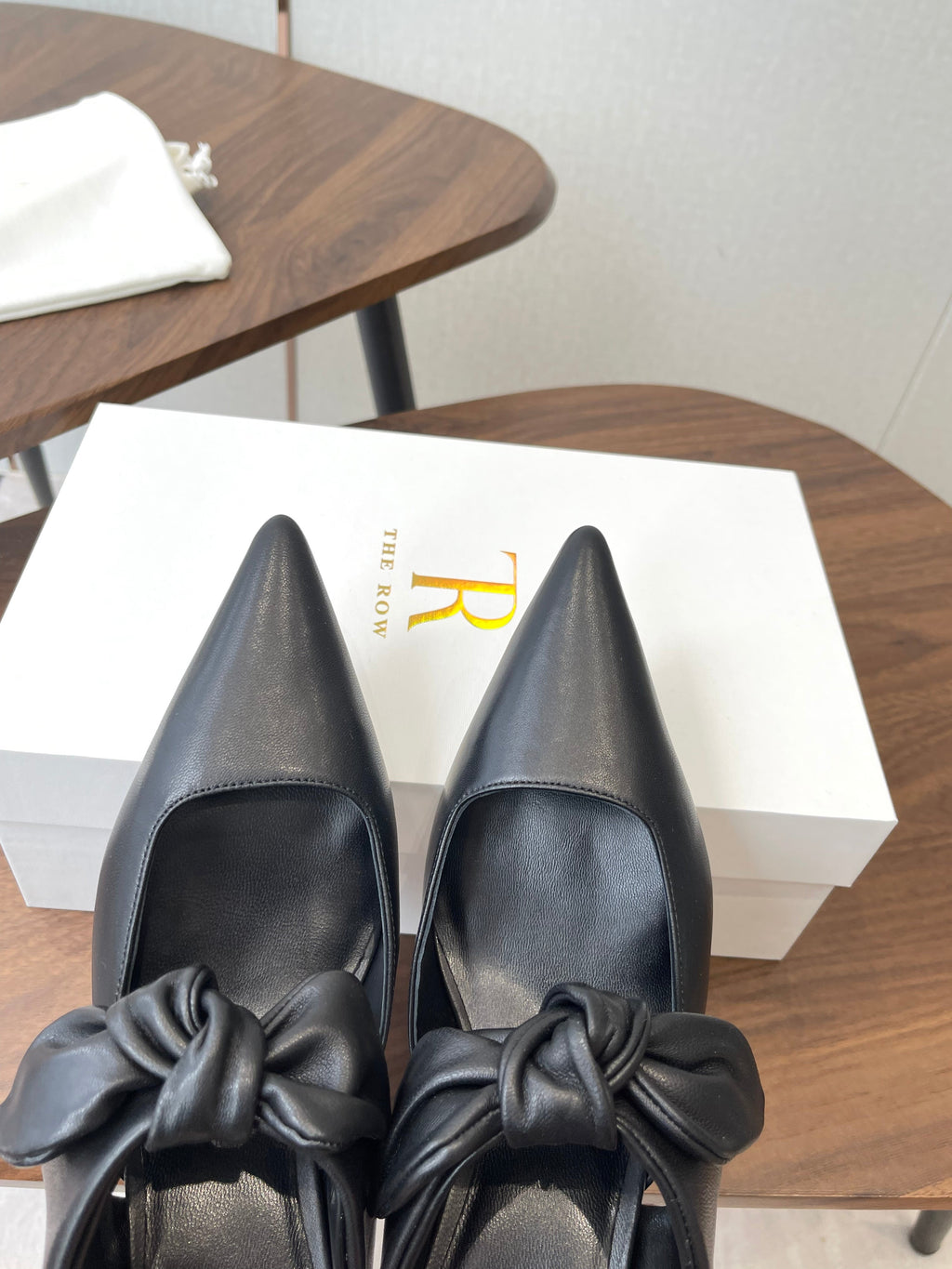 THE ROW 26S SLINGBACK POINTED HEELS IN BLACK CALFSKIN WITH BOW