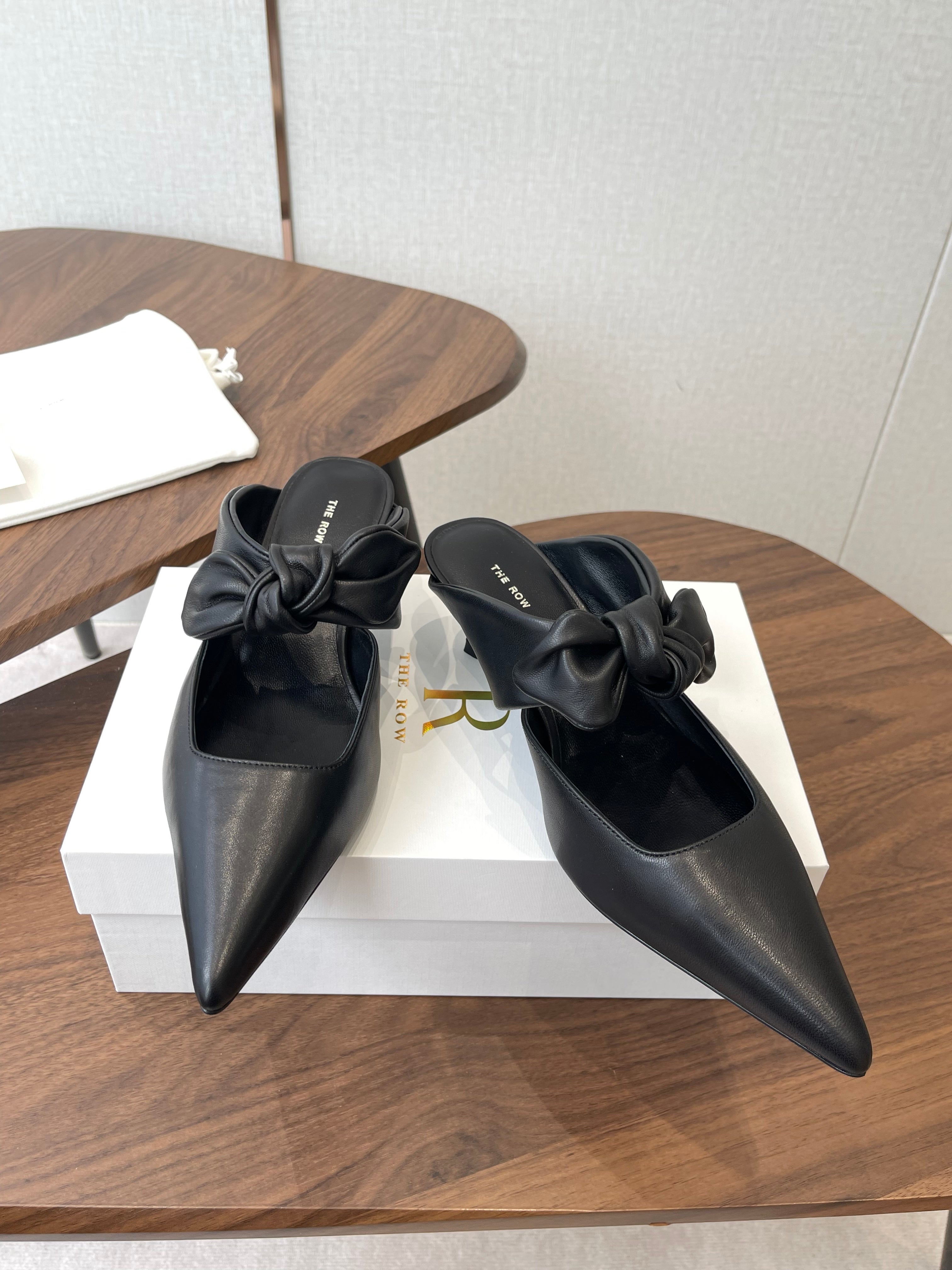 THE ROW 26S SLINGBACK POINTED HEELS IN BLACK CALFSKIN WITH BOW