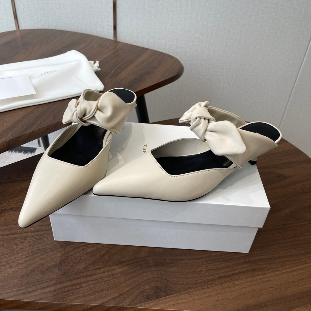 THE ROW 26S SLINGBACK POINTED HEELS IN CREAM WHITE CALFSKIN WITH BOW