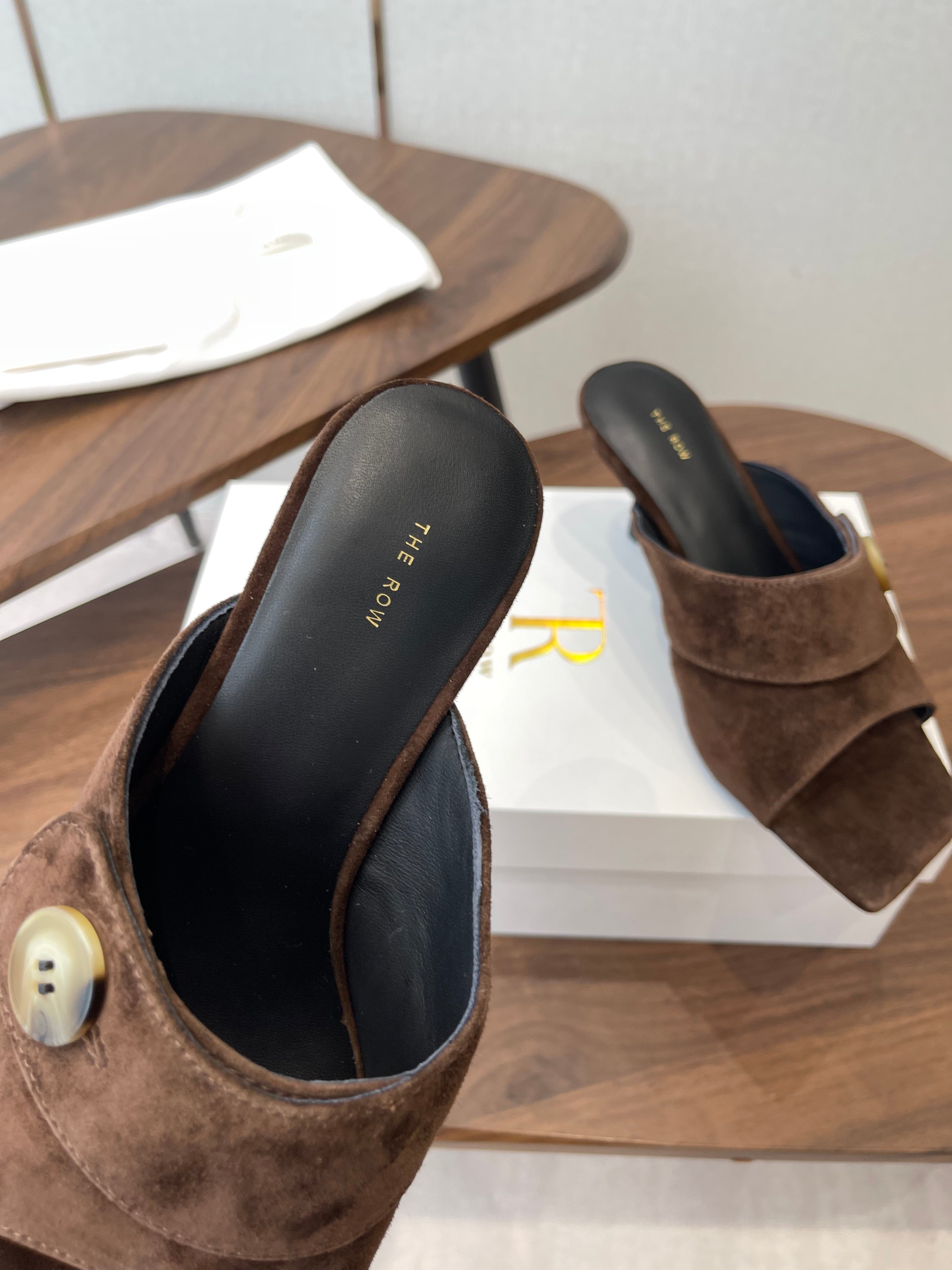 THE ROW 26S BUTTON DETAIL MULE HEELS 70MM IN BROWN SUEDE