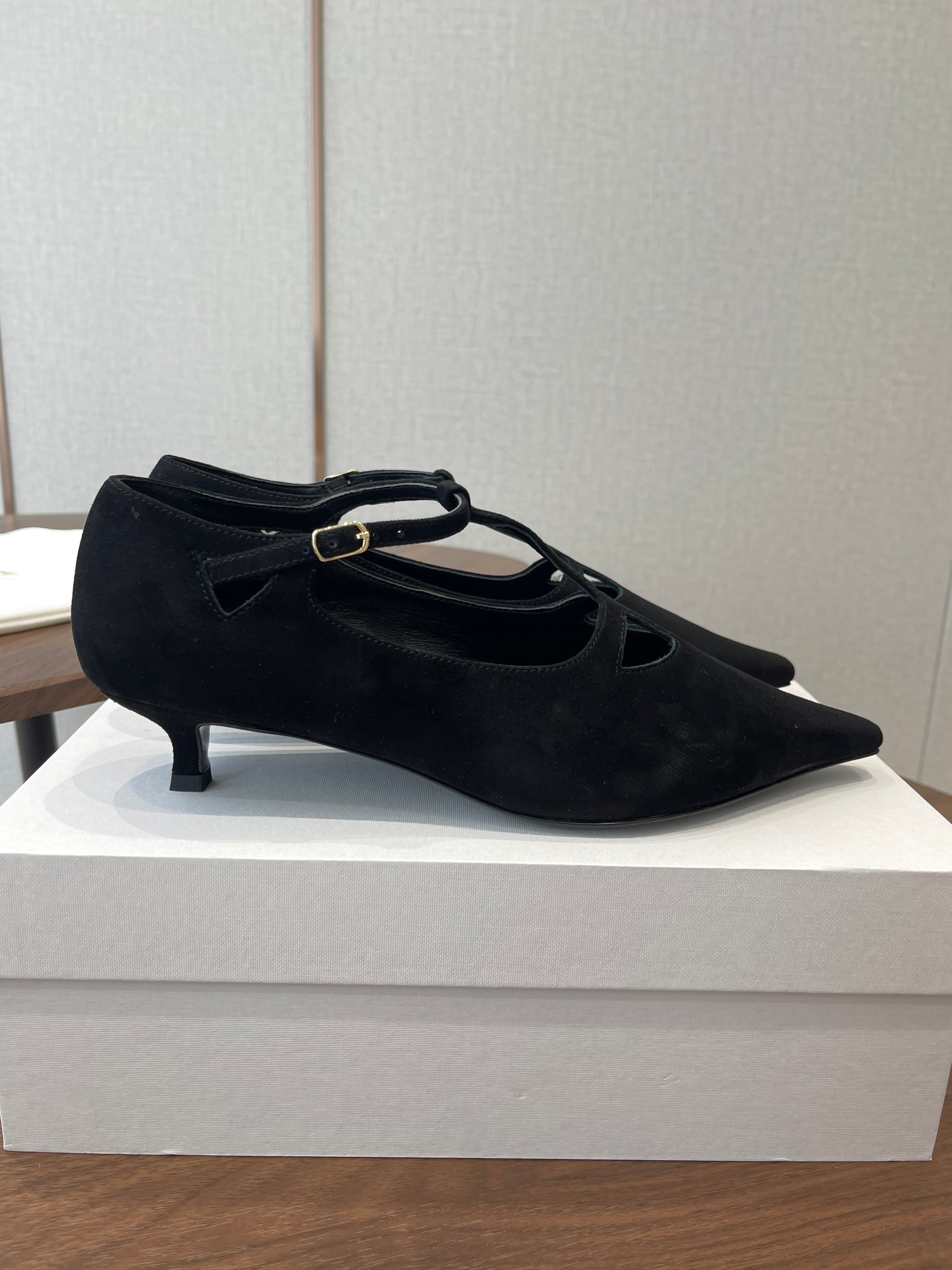 THE ROW 26S POINTED TOE T STRAP PUMPS 35MM IN BLACK SUEDE