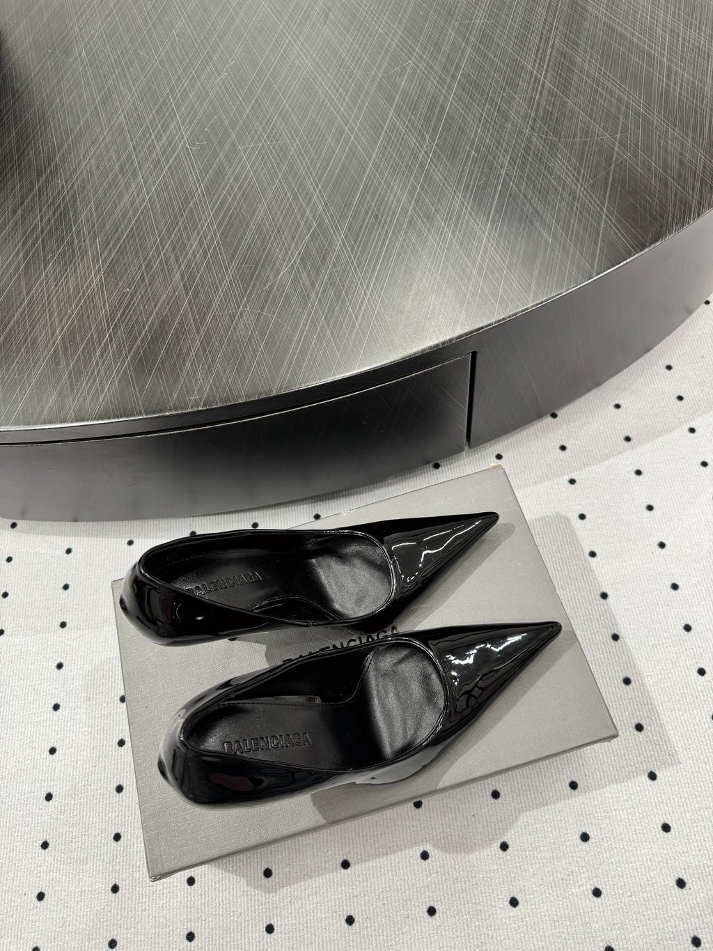 AVENUE 105MM PUMP IN BLACK PATENT CALFSKIN