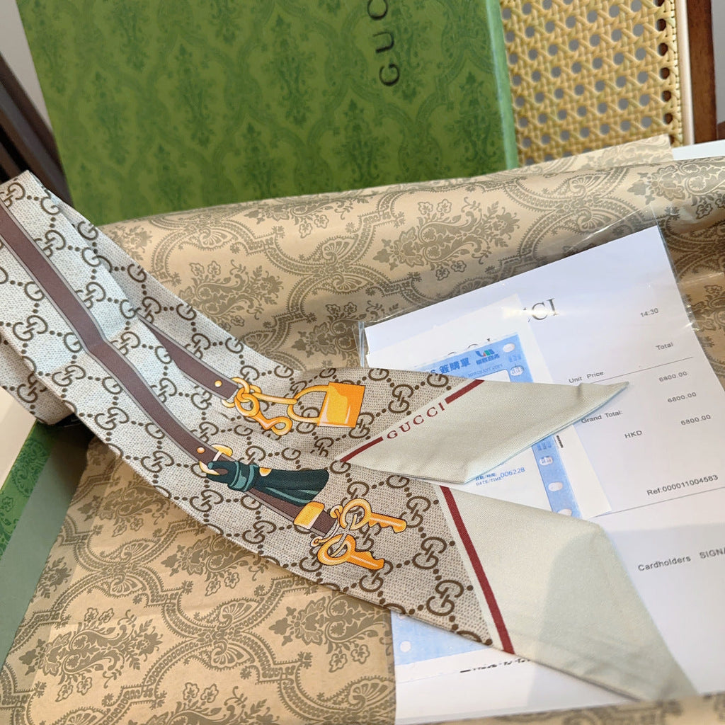GUCCI 26S SCARF 120 IN SILK 311705