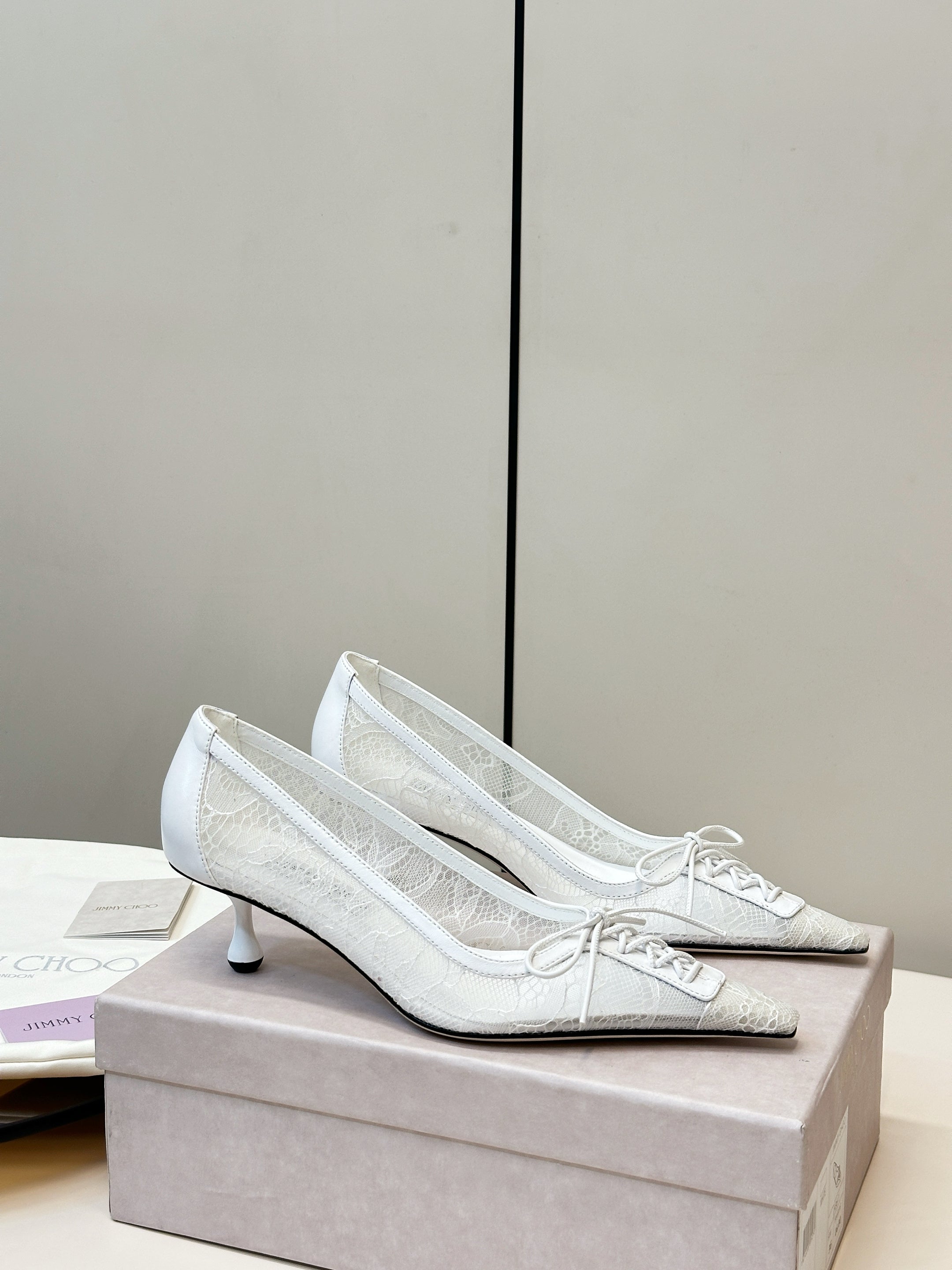 JIMMY CHOO 26S LACE-UP HEELS IN WHITE LACE AND LAMBSKIN
