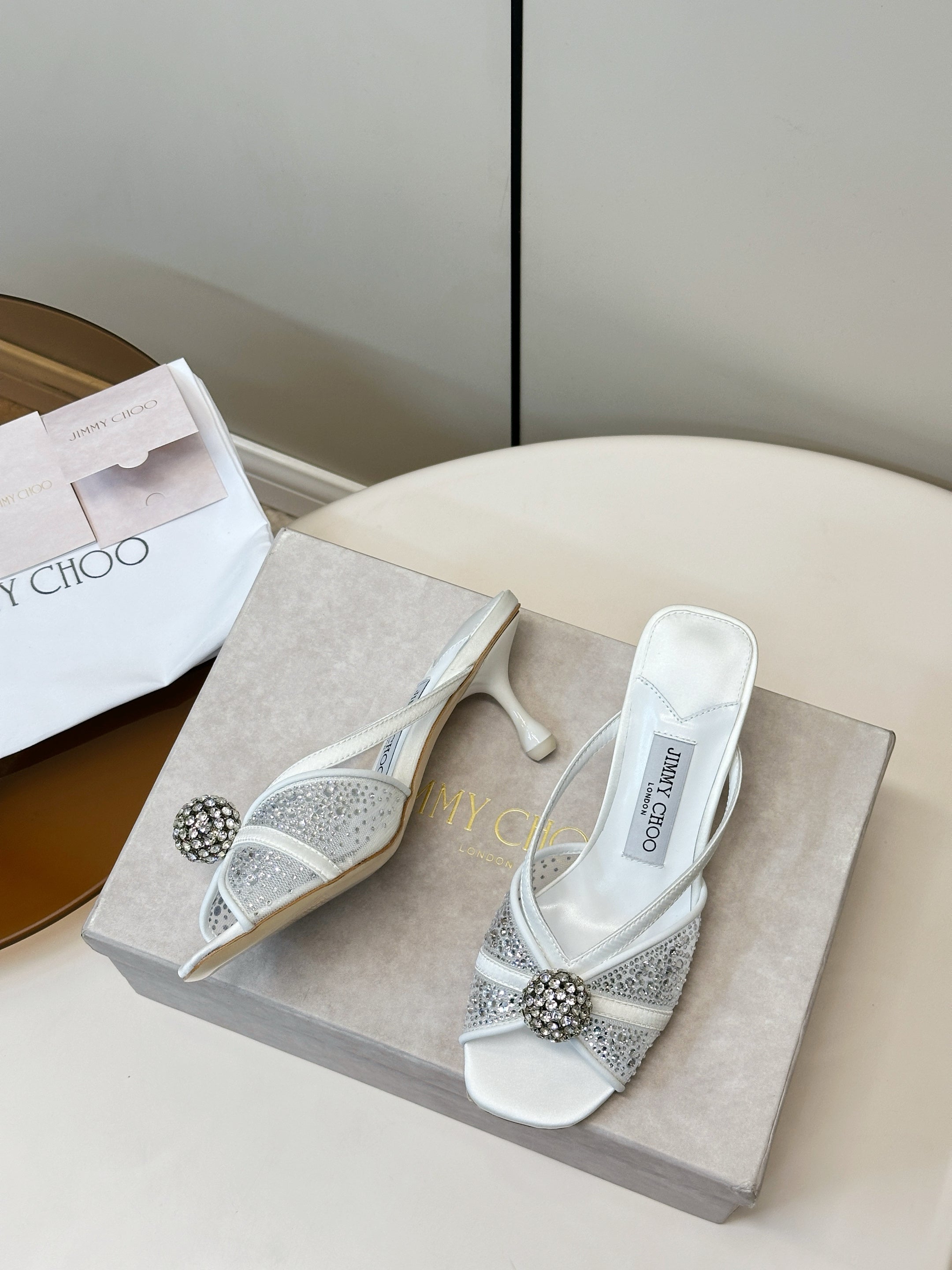 JIMMY CHOO 26S SACORA MULE 80 MM IN WHITE CRYSTAL EMBELLISHMENT