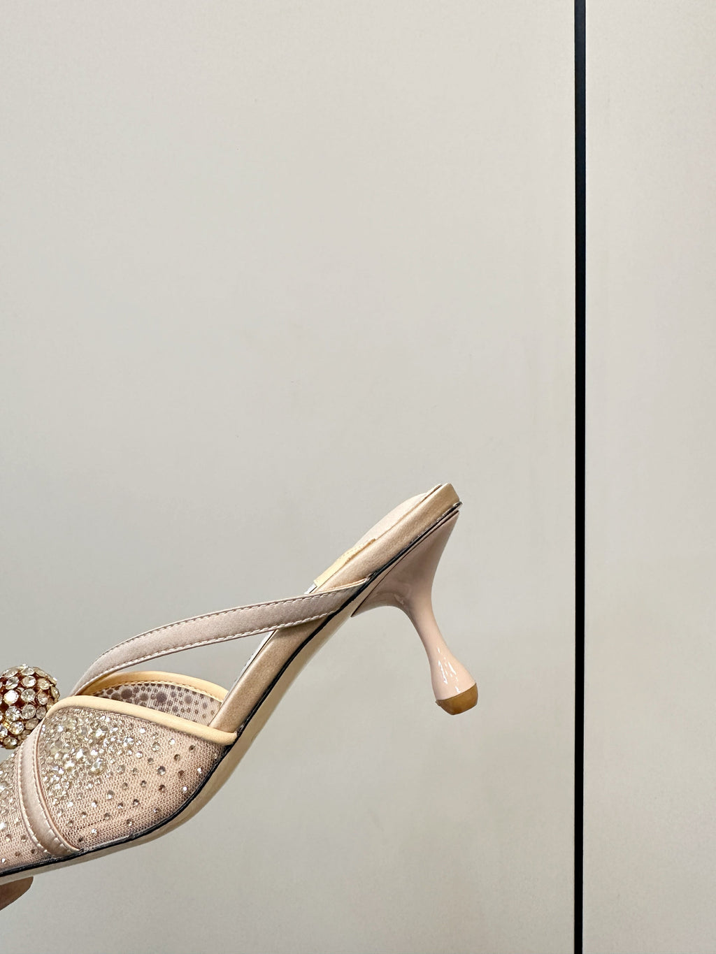 JIMMY CHOO 26S SACORA MULE 80 MM IN BEIGE CRYSTAL EMBELLISHMENT