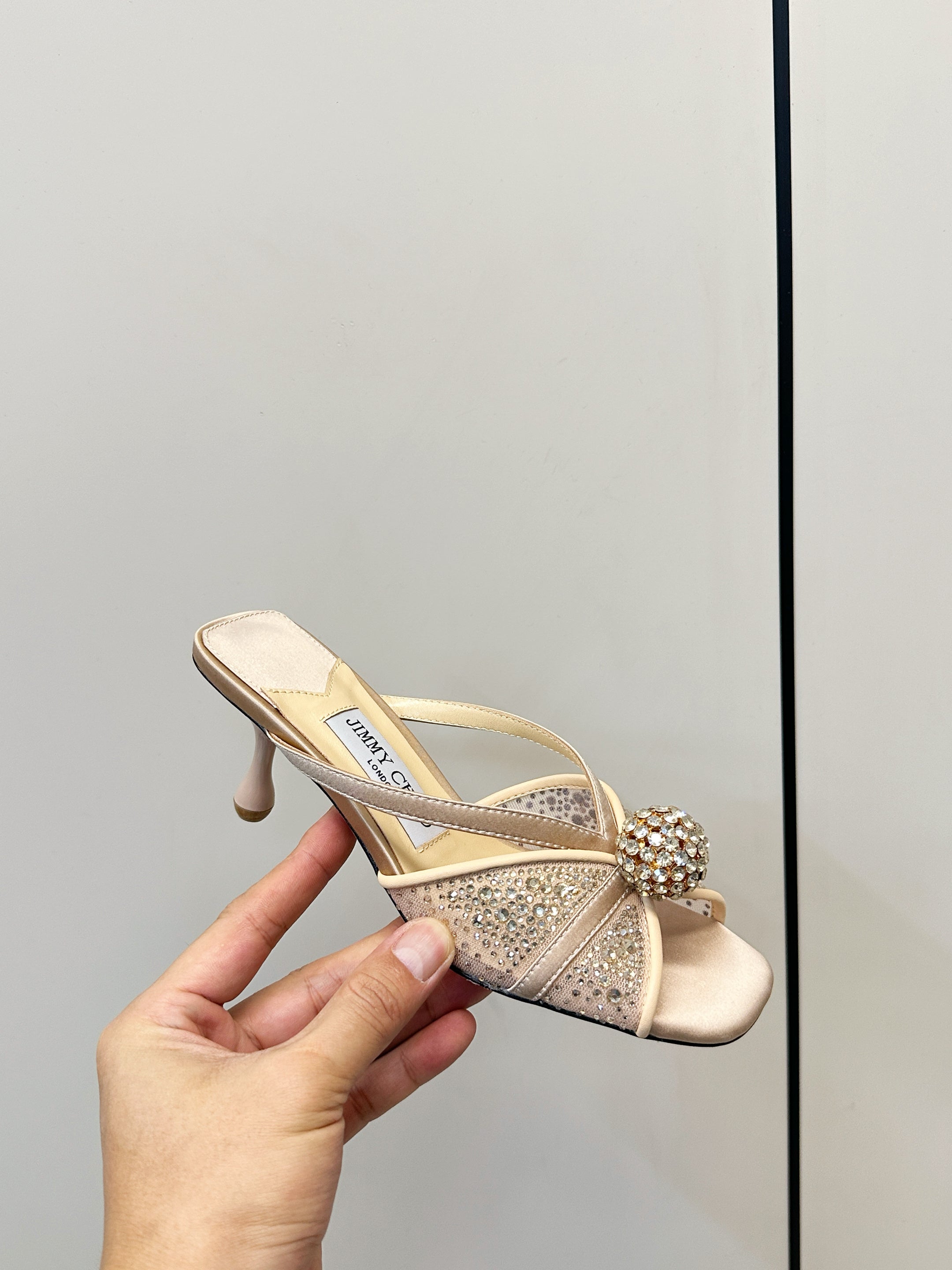 JIMMY CHOO 26S SACORA MULE 80 MM IN BEIGE CRYSTAL EMBELLISHMENT