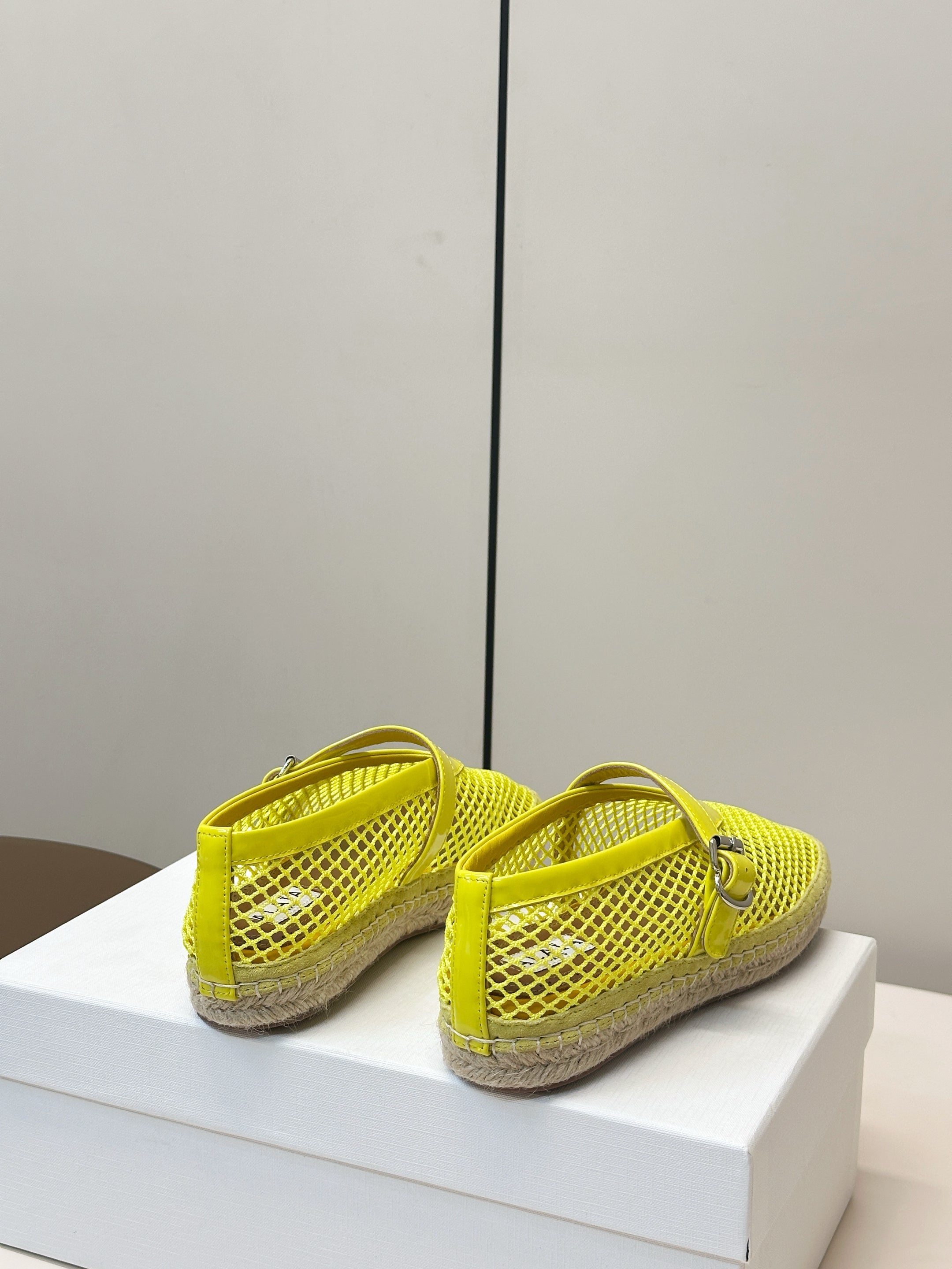 ALAIA 26S ESPADRILLES IN NEON YELLOW SOFT PATENT LEATHER AND MESH