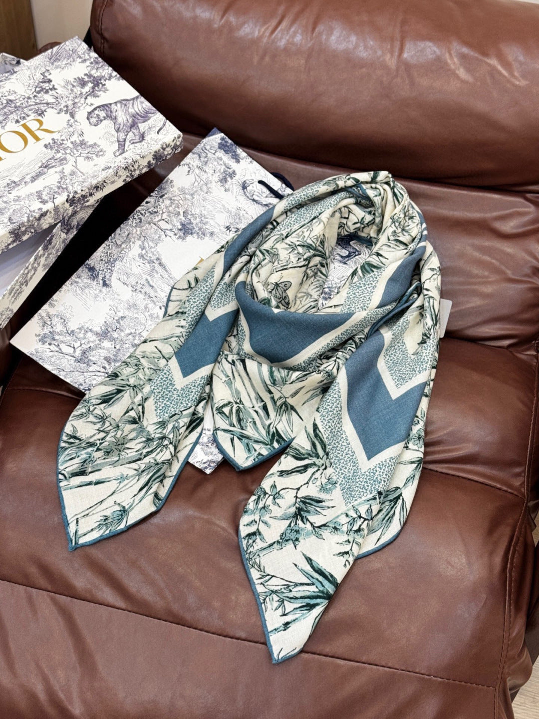 DIOR 26S SCARF 140CM IN CASHMERE SILK 119156