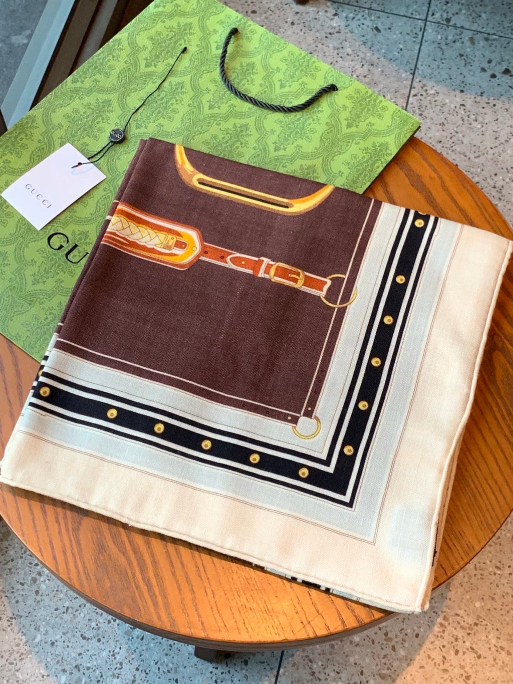 GUCCI 26S SCARF 140 IN CASHMERE AND SILK 290756