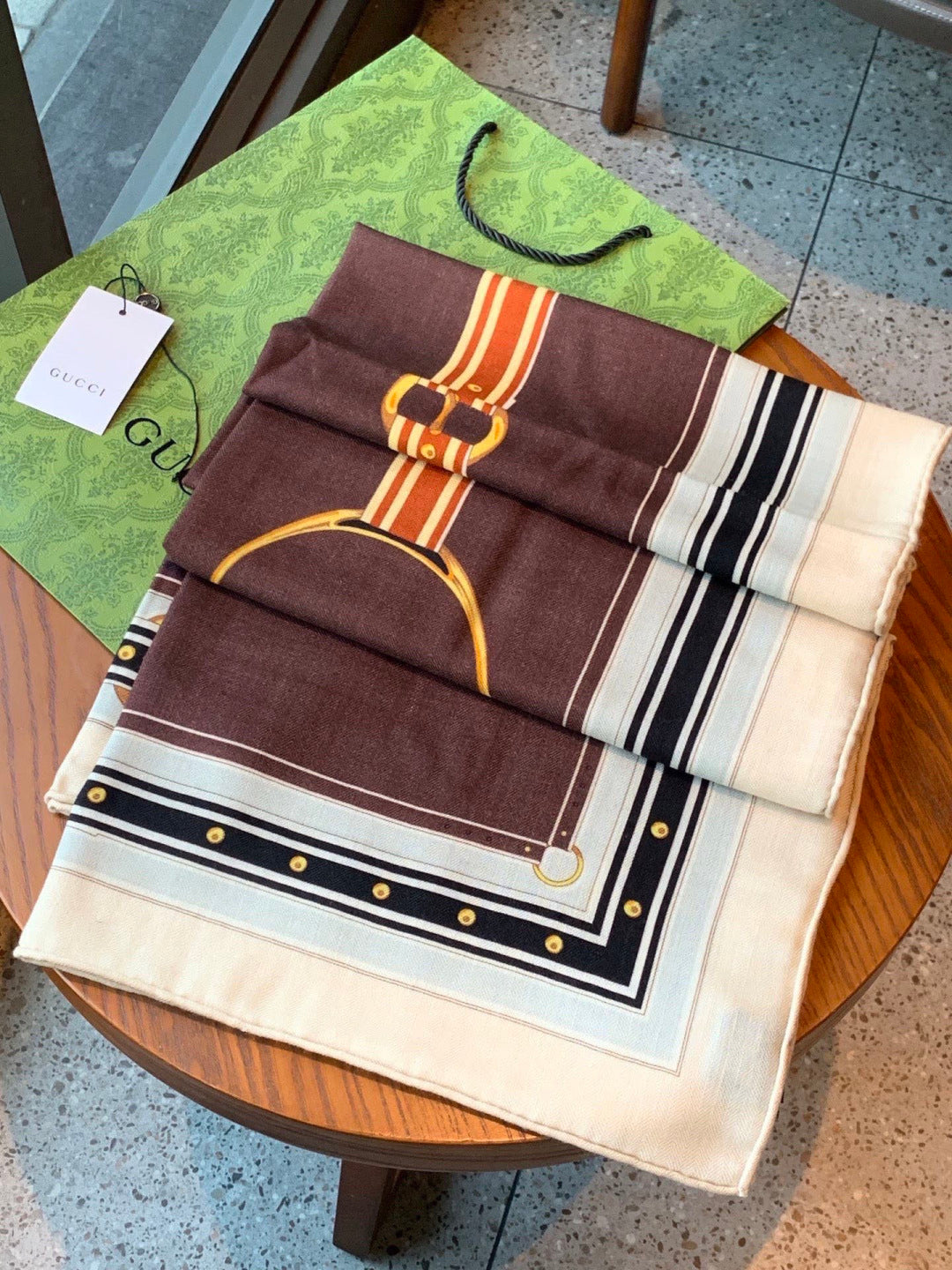 GUCCI 26S SCARF 140 IN CASHMERE AND SILK 290756