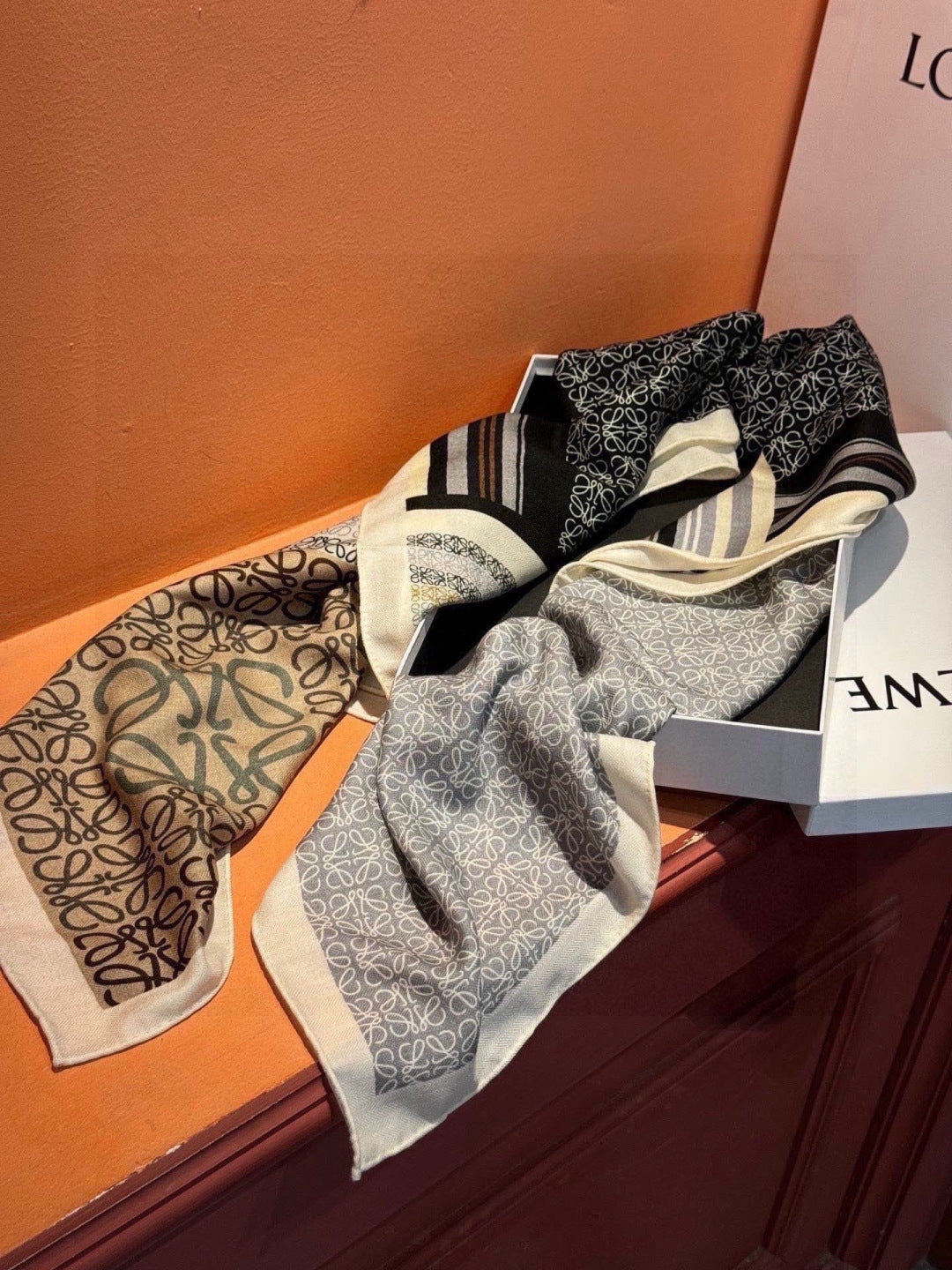 LOEWE 26S SCARF 140 IN CASHMERE SILK 303359