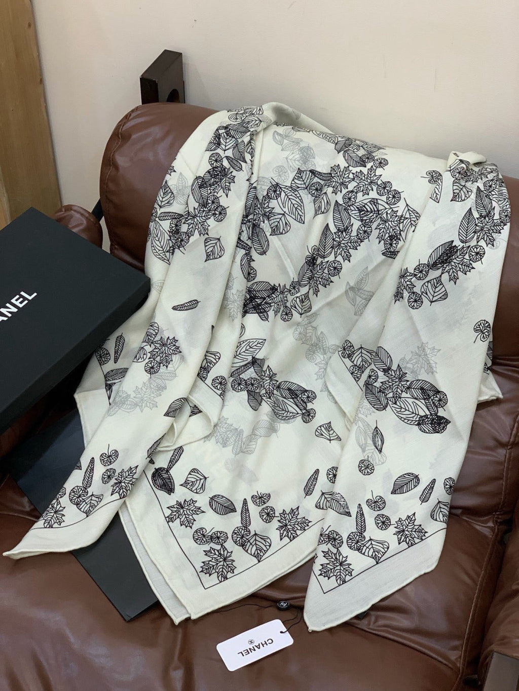 CHANEL 26S SCARF 135 IN SILK AND CASHMERE 313313