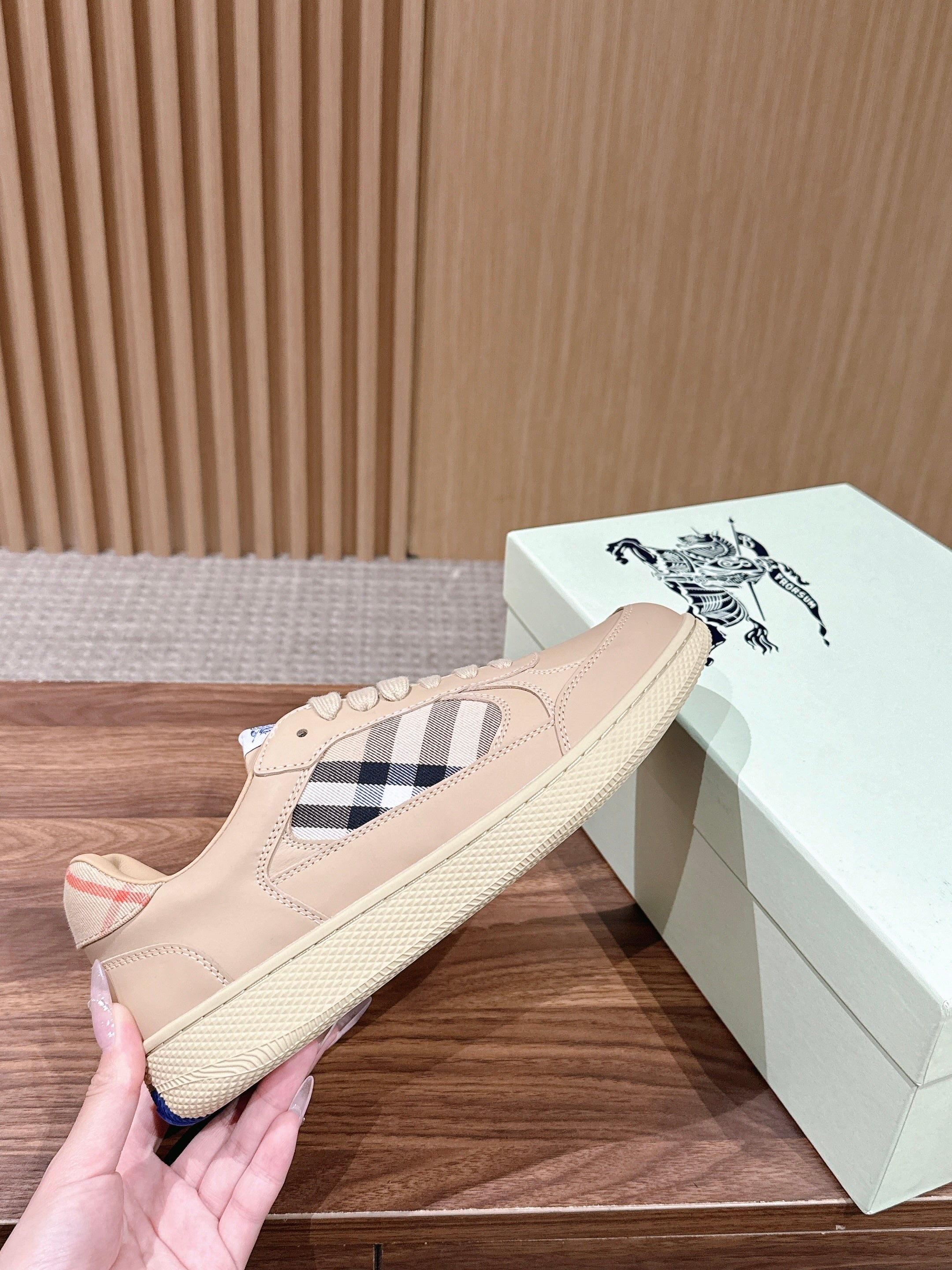 BURBERRY 26S SNEAKERS IN BEIGE SOFT CALFSKIN AND FABRIC