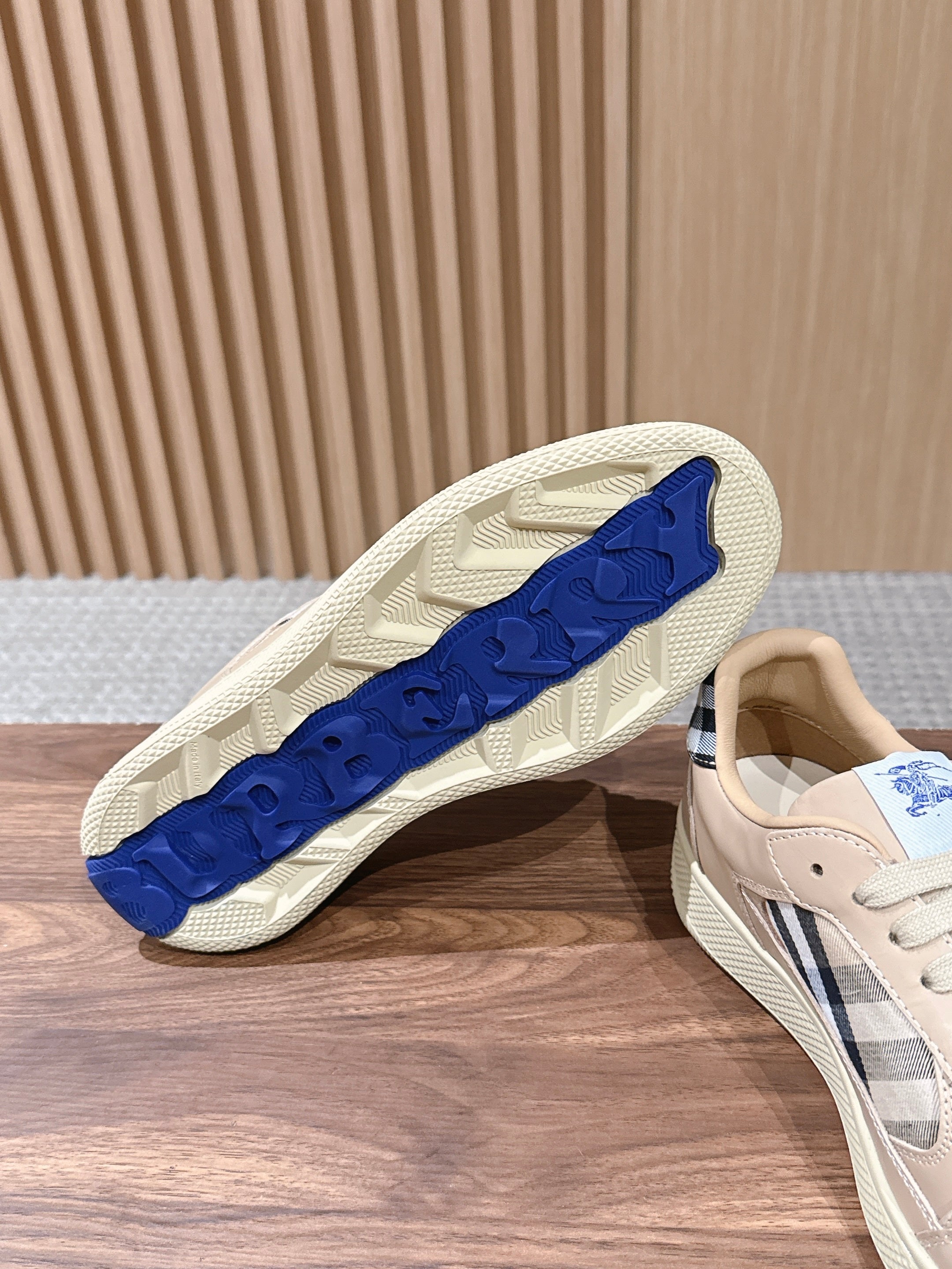 BURBERRY 26S SNEAKERS IN BEIGE SOFT CALFSKIN AND FABRIC