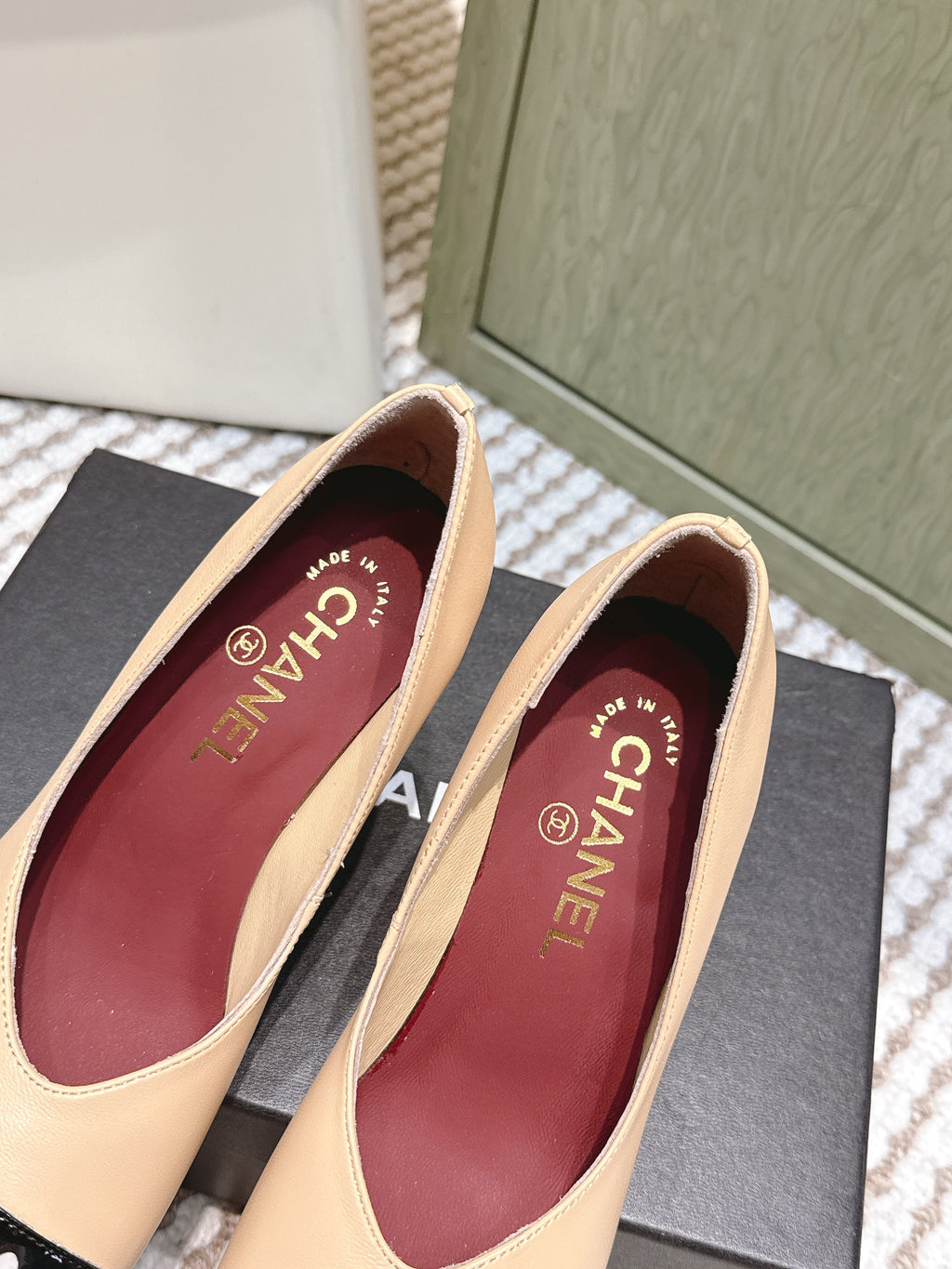 CHANEL 25S SQUARE-TOE HIGH HEELS 90MM IN DARK BEIGE AND BLACK CALFSKIN