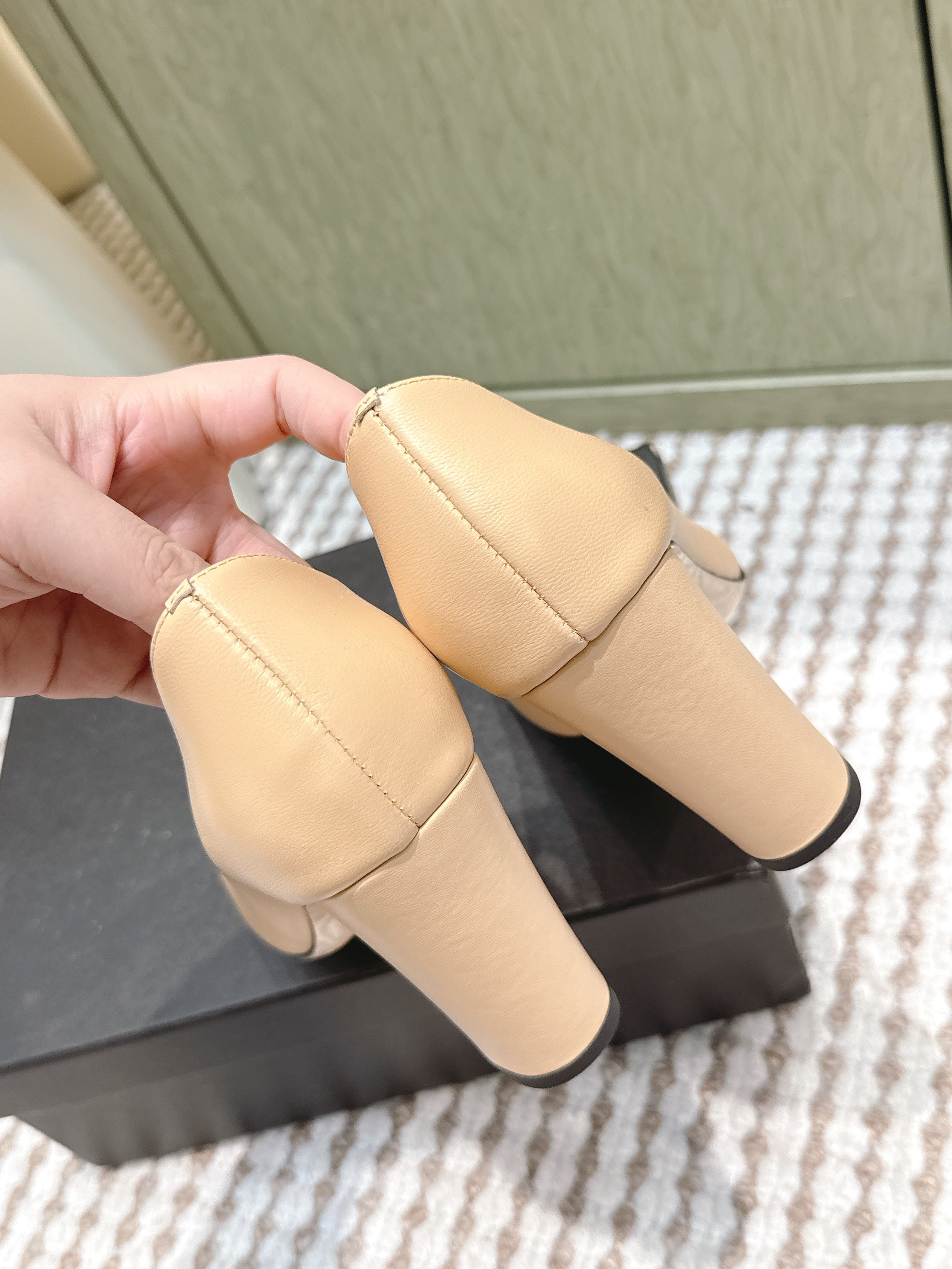 CHANEL 25S SQUARE-TOE HIGH HEELS 90MM IN DARK BEIGE AND BLACK CALFSKIN