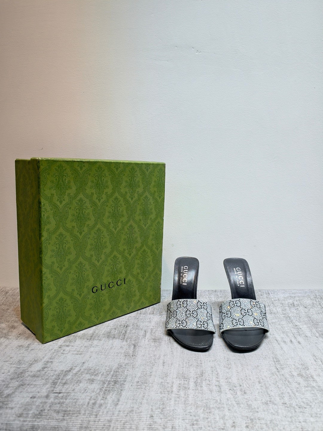 GUCCI 26S MULE SANDALS 110MM IN SILVER SATIN CRYSTAL GG