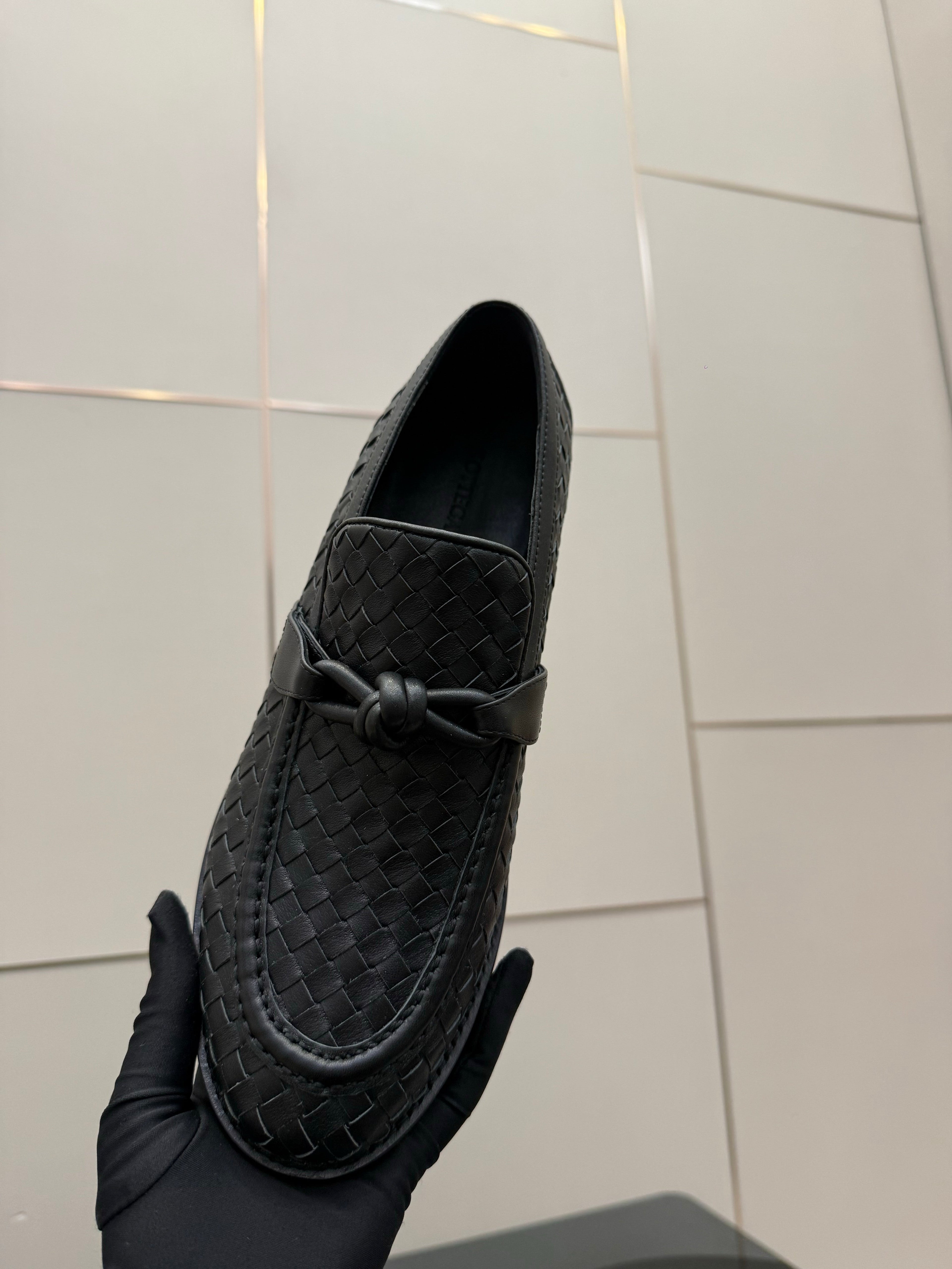 BOTTEGA VENETA 26S LOAFERS IN BLACK TECHNICAL WOVEN CALFSKIN