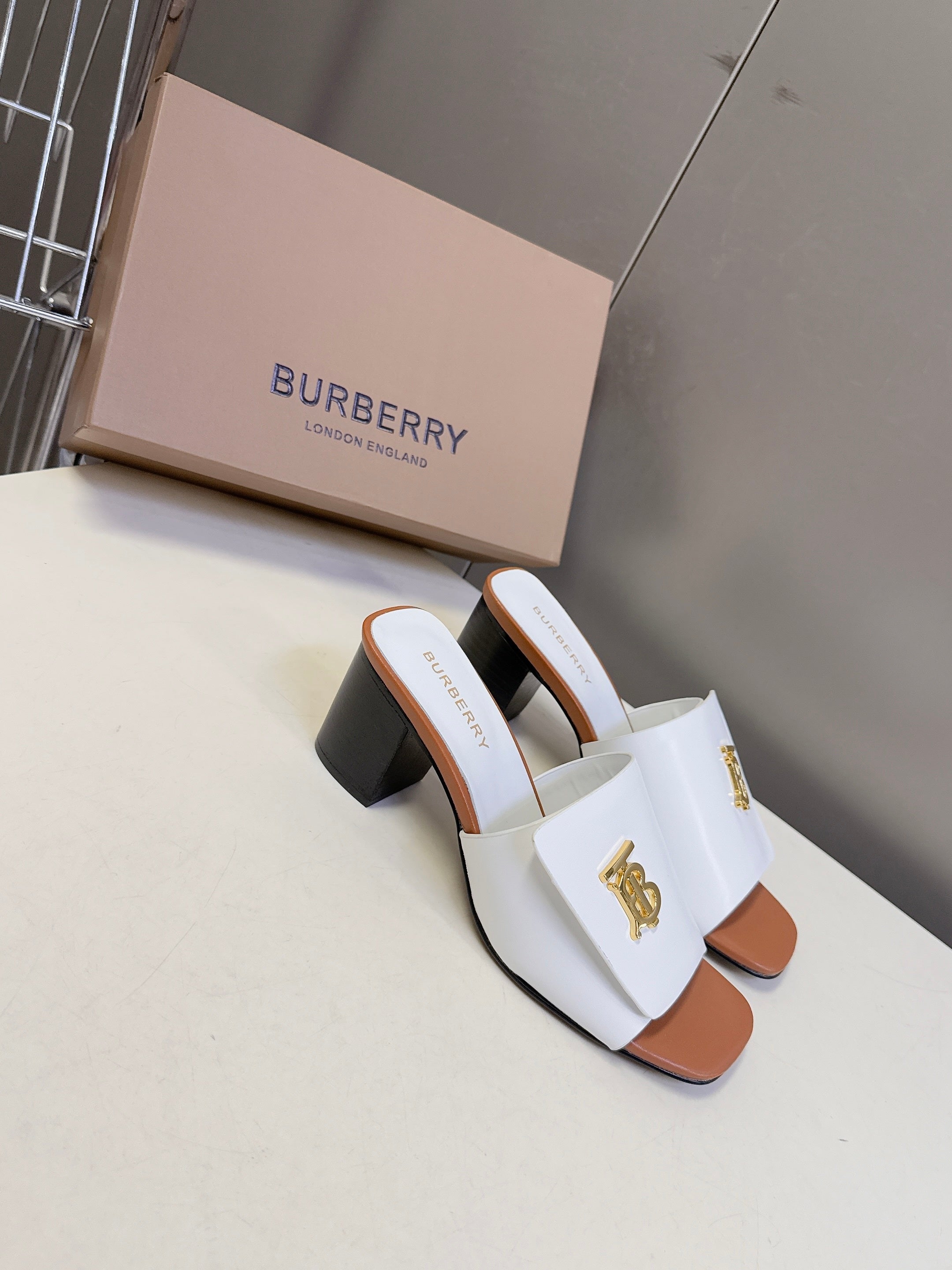 BURBERRY 26S HIGH HEEL MULE SANDALS 60MM IN WHITE CALFSKIN