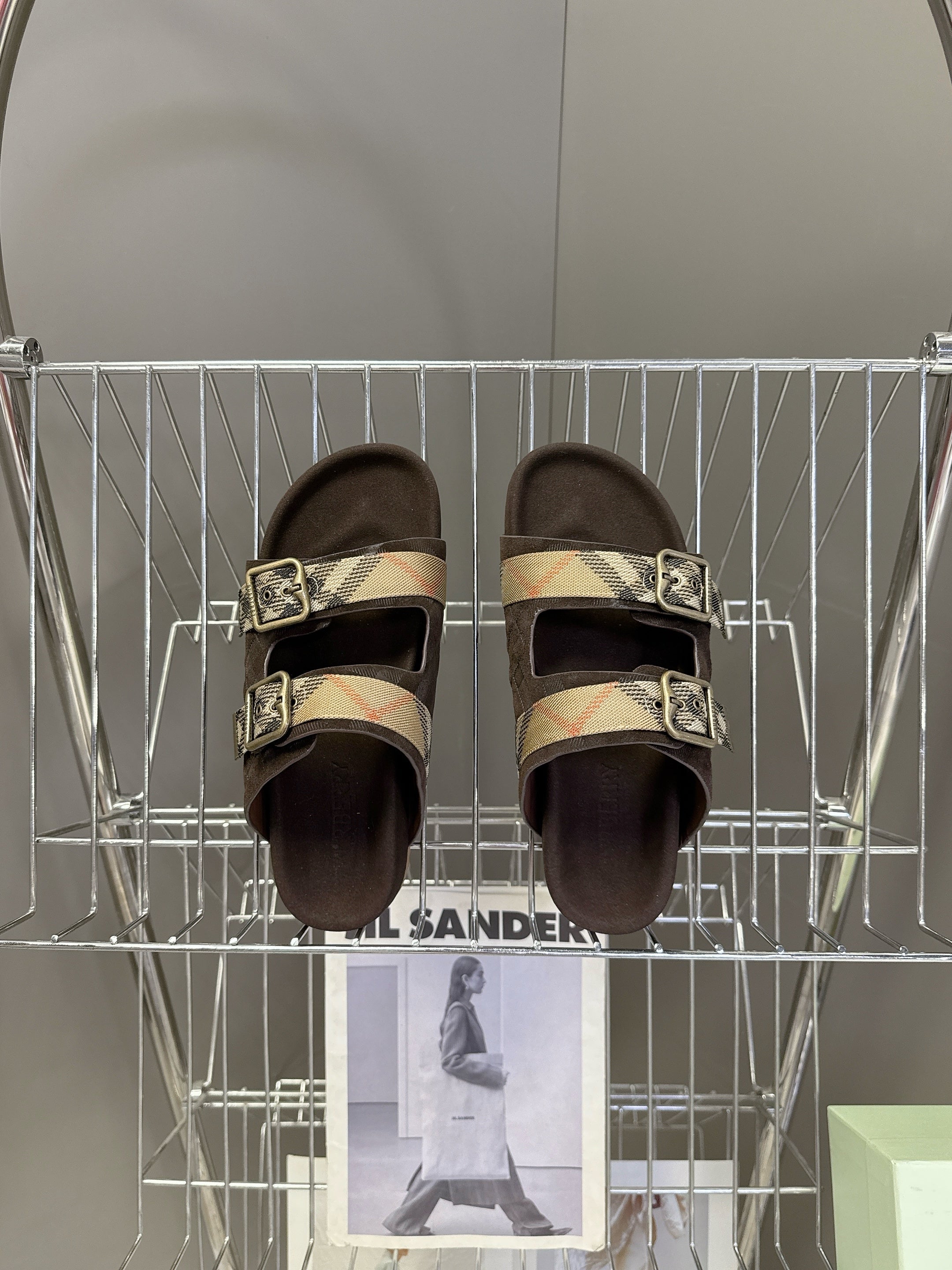 BURBERRY 26S DOUBLE BUCKLE SANDALS IN DARK BROWN SUEDE