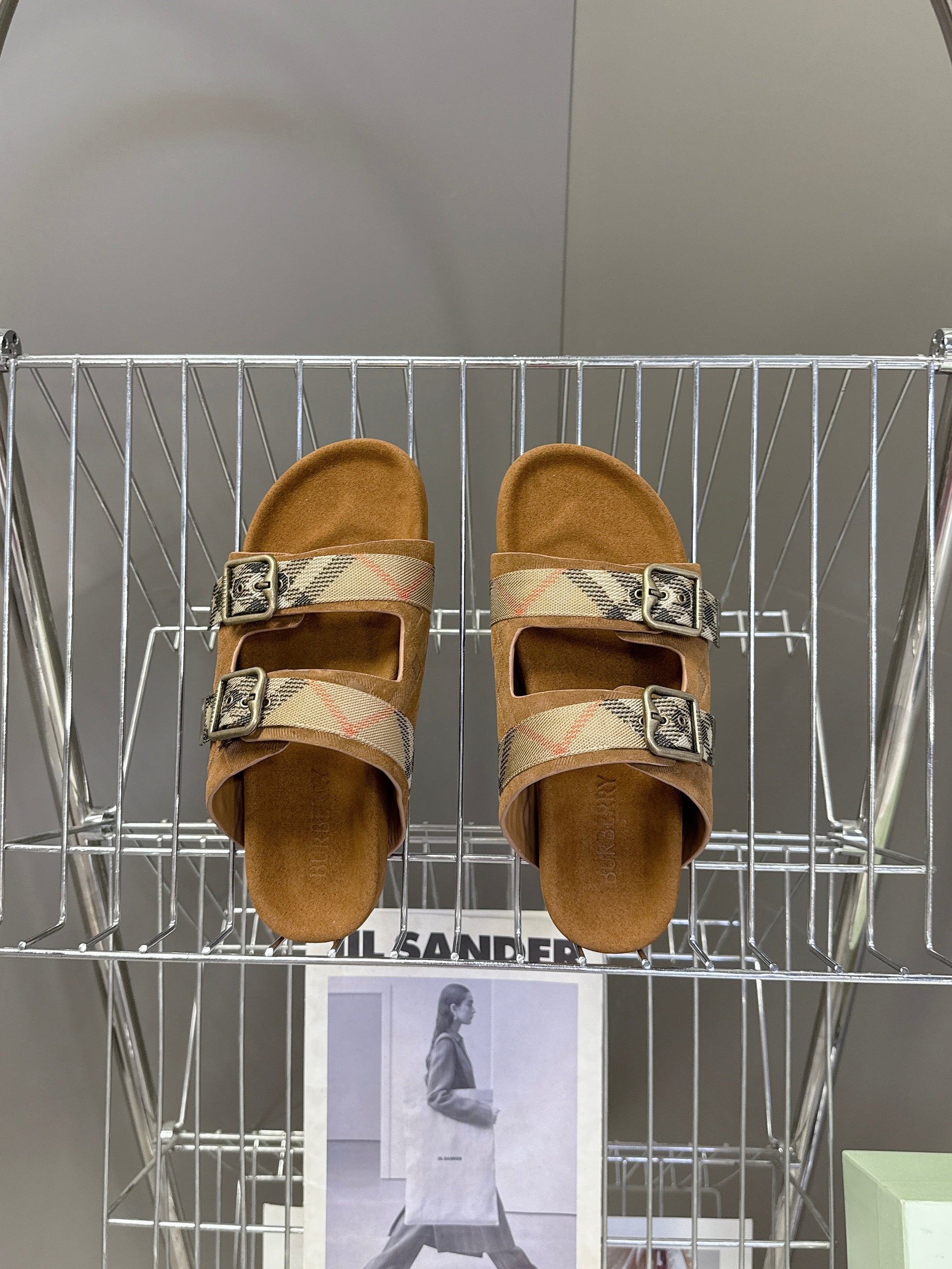BURBERRY 26S DOUBLE BUCKLE SANDALS IN CARAMEL BROWN SUEDE
