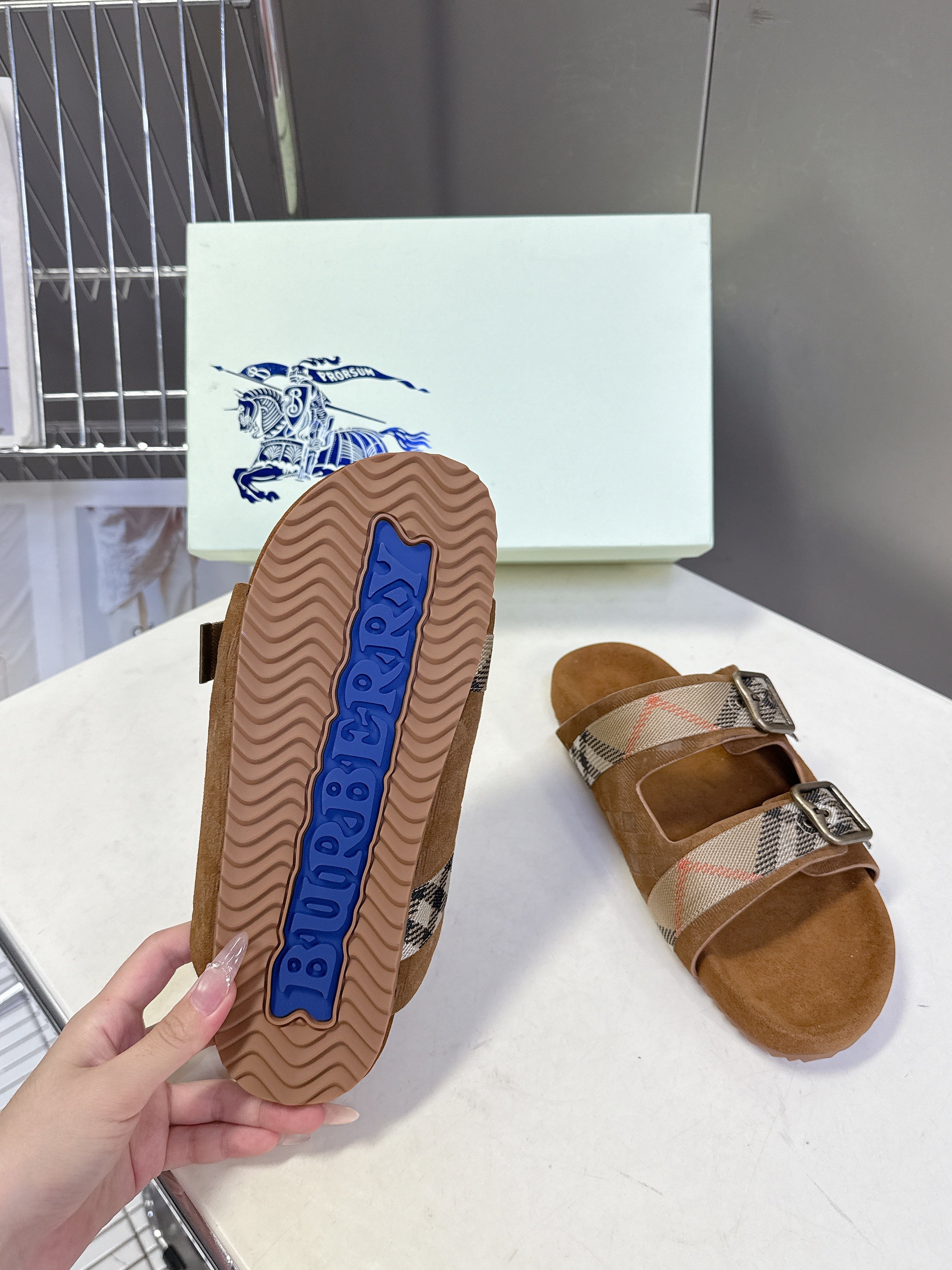 BURBERRY 26S DOUBLE BUCKLE SANDALS IN CARAMEL BROWN SUEDE