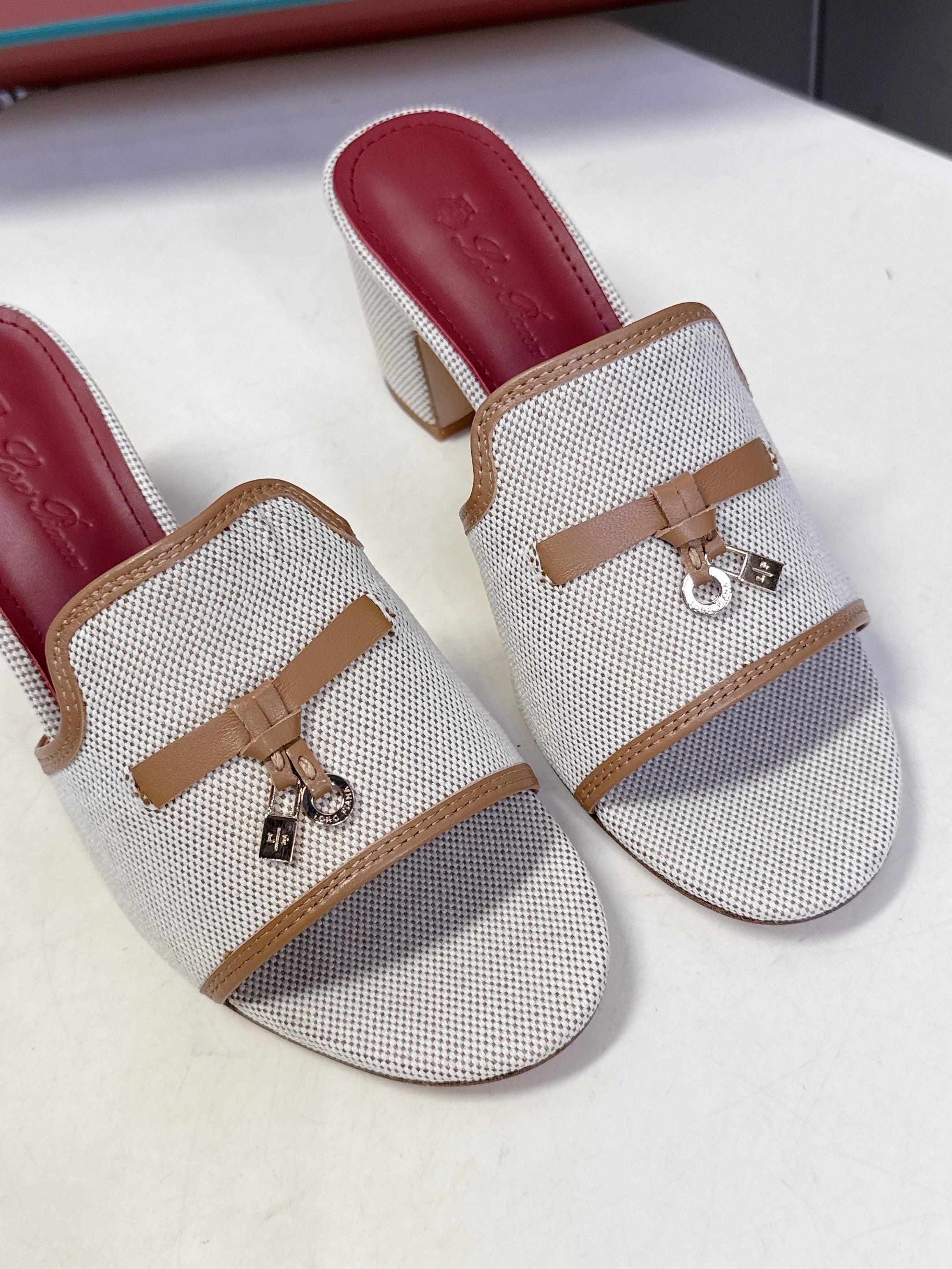 LP 26S HIGH HEEL SANDALS IN BEIGE CANVAS AND BROWN CALFSKIN