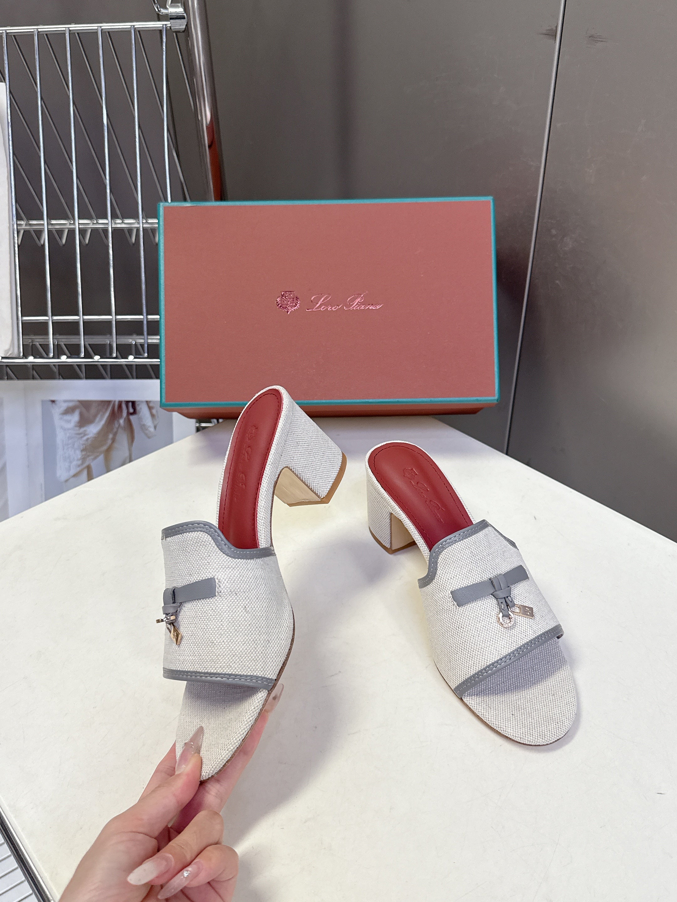 LP 26S HIGH HEEL SANDALS IN BEIGE CANVAS AND GREY CALFSKIN