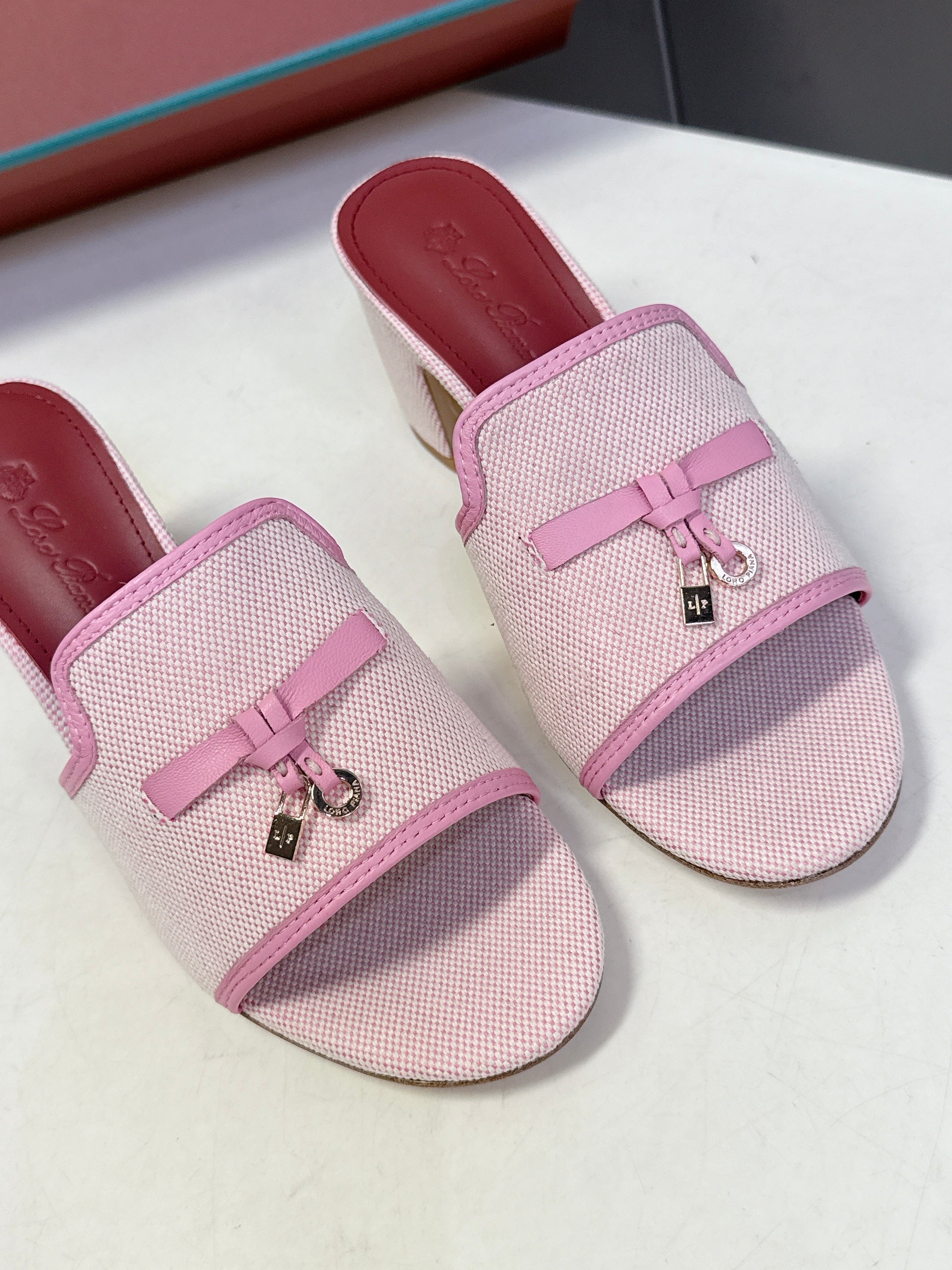 LP 26S HIGH HEEL SANDALS IN LIGHT PINK CANVAS AND CALFSKIN