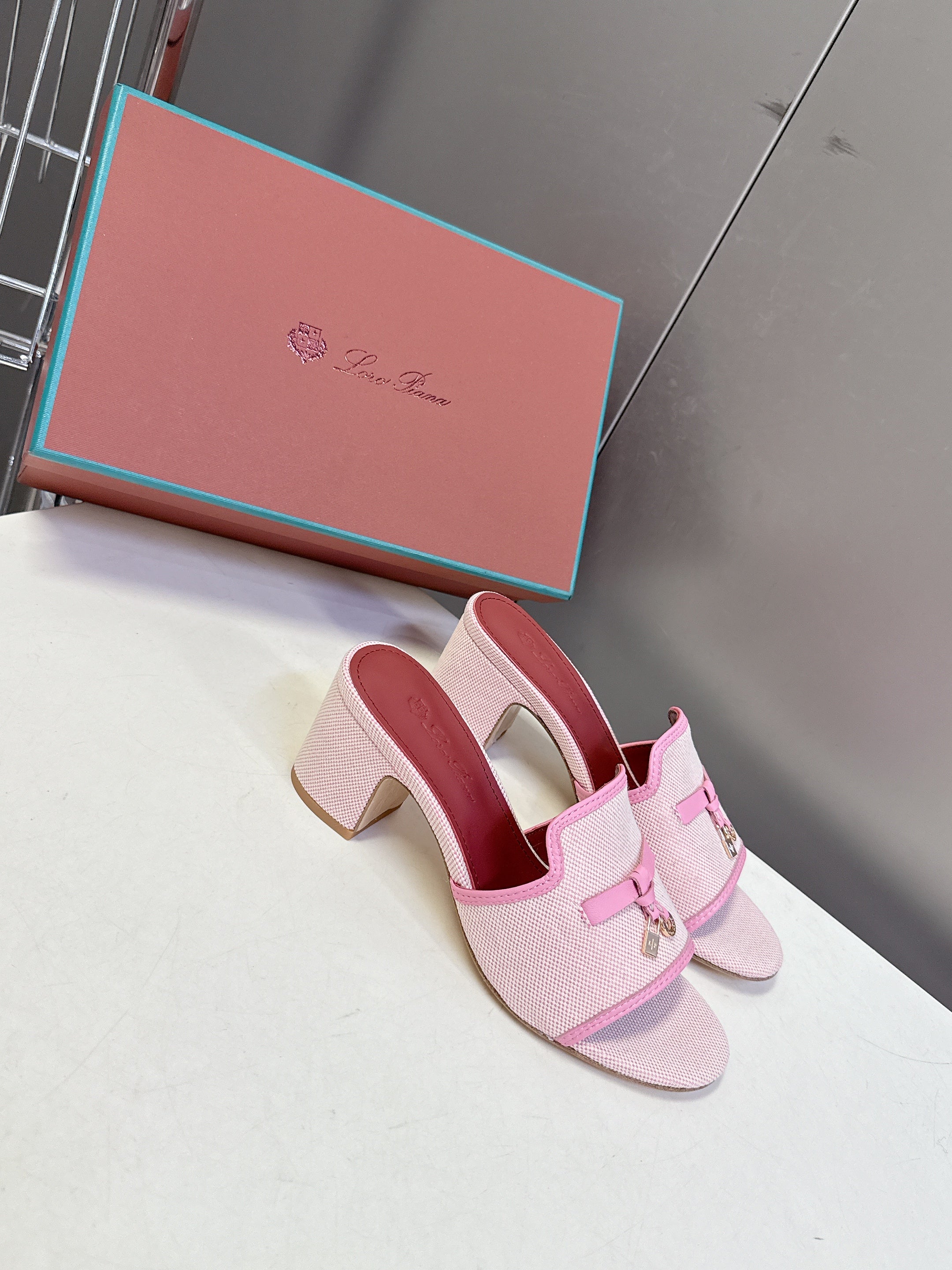 LP 26S HIGH HEEL SANDALS IN LIGHT PINK CANVAS AND CALFSKIN
